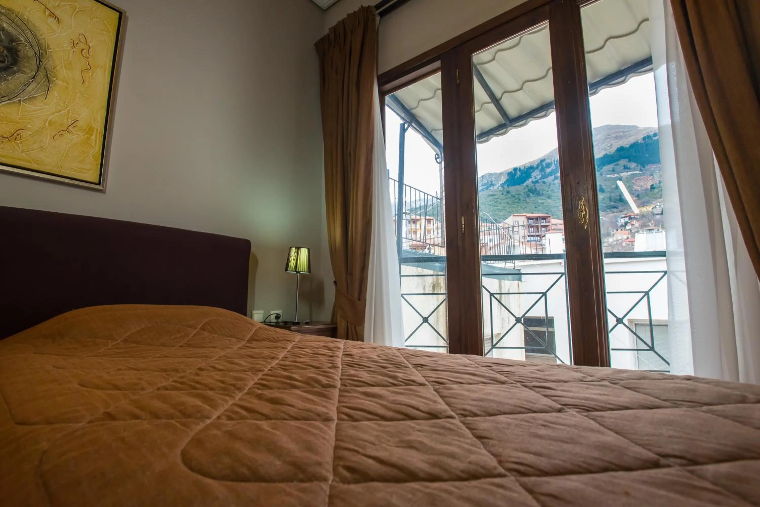 Bathroom, Bed in City Hotel Apollonion