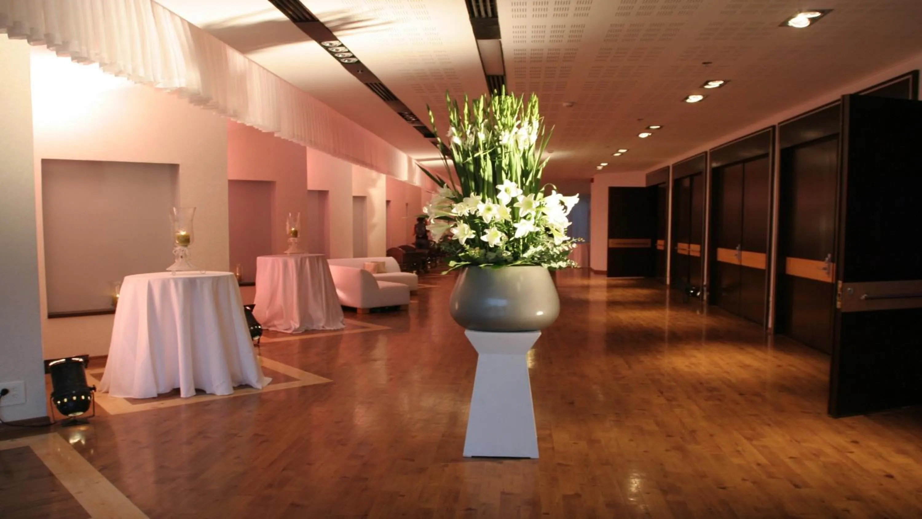 Meeting/conference room in VERT Jerusalem by AFI Hotel