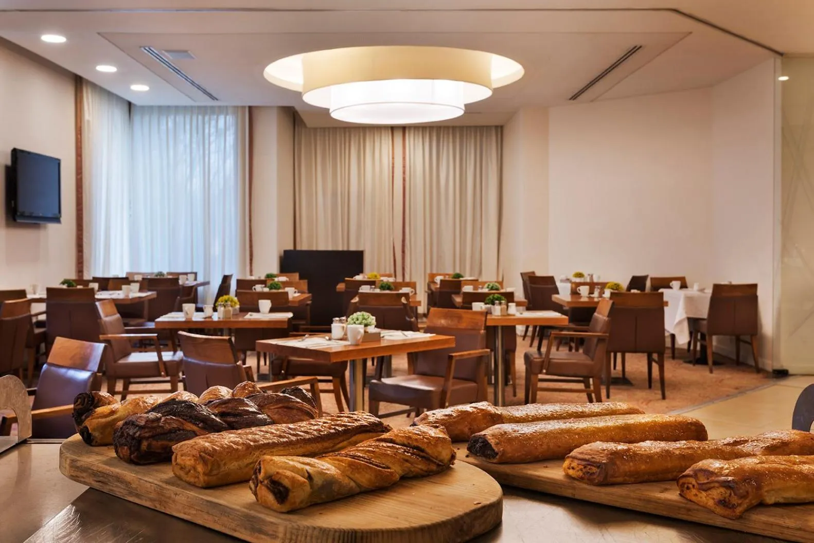 Restaurant/places to eat in VERT Jerusalem by AFI Hotel