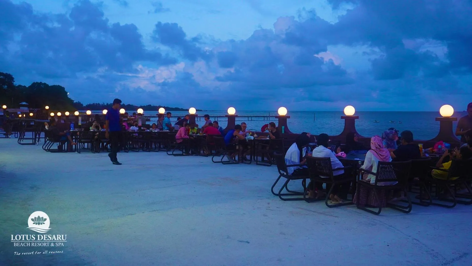 Restaurant/places to eat in Lotus Desaru Beach Resort & Spa