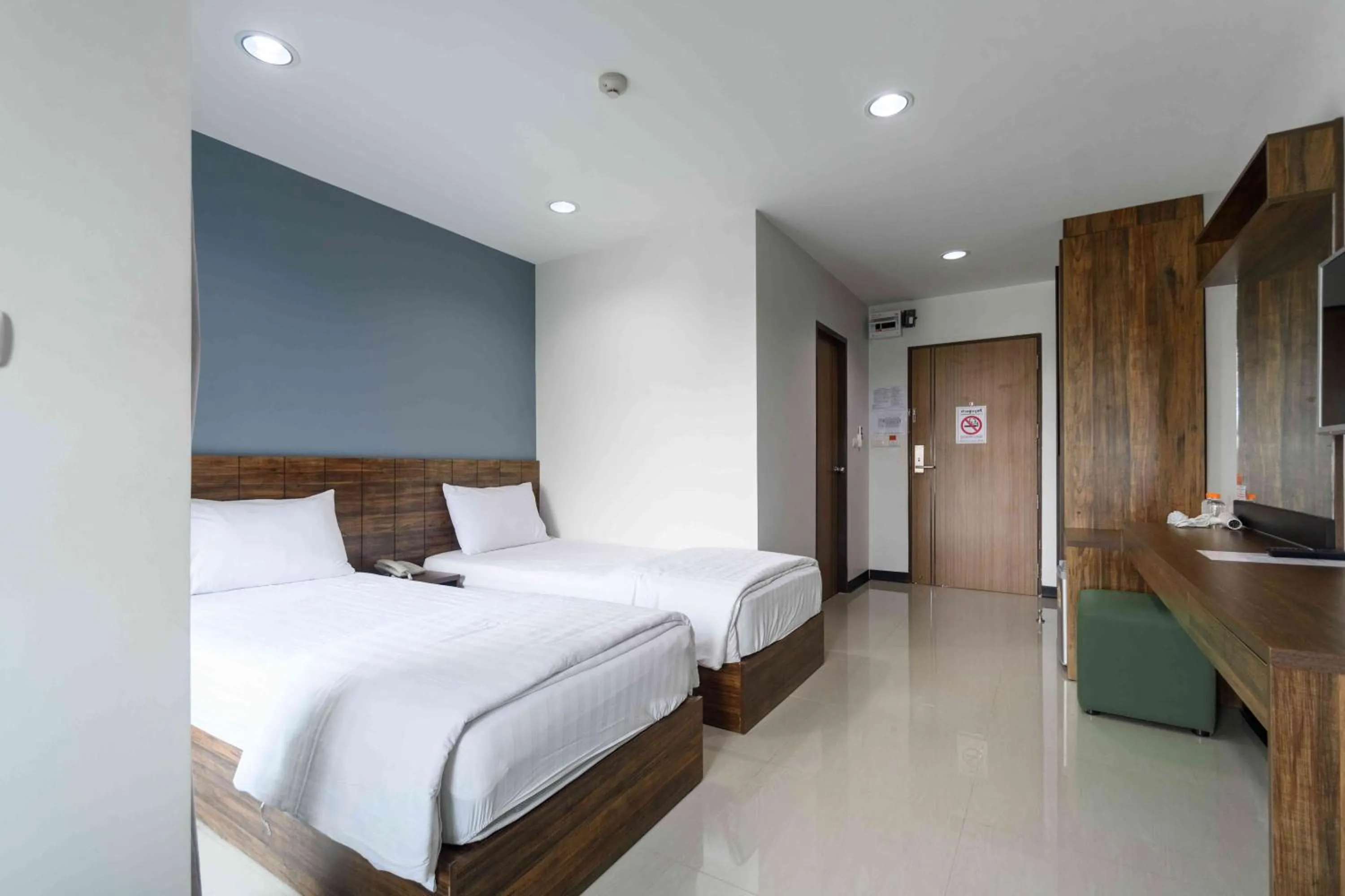 Photo of the whole room, Bed in Glai Gan Place Hotel