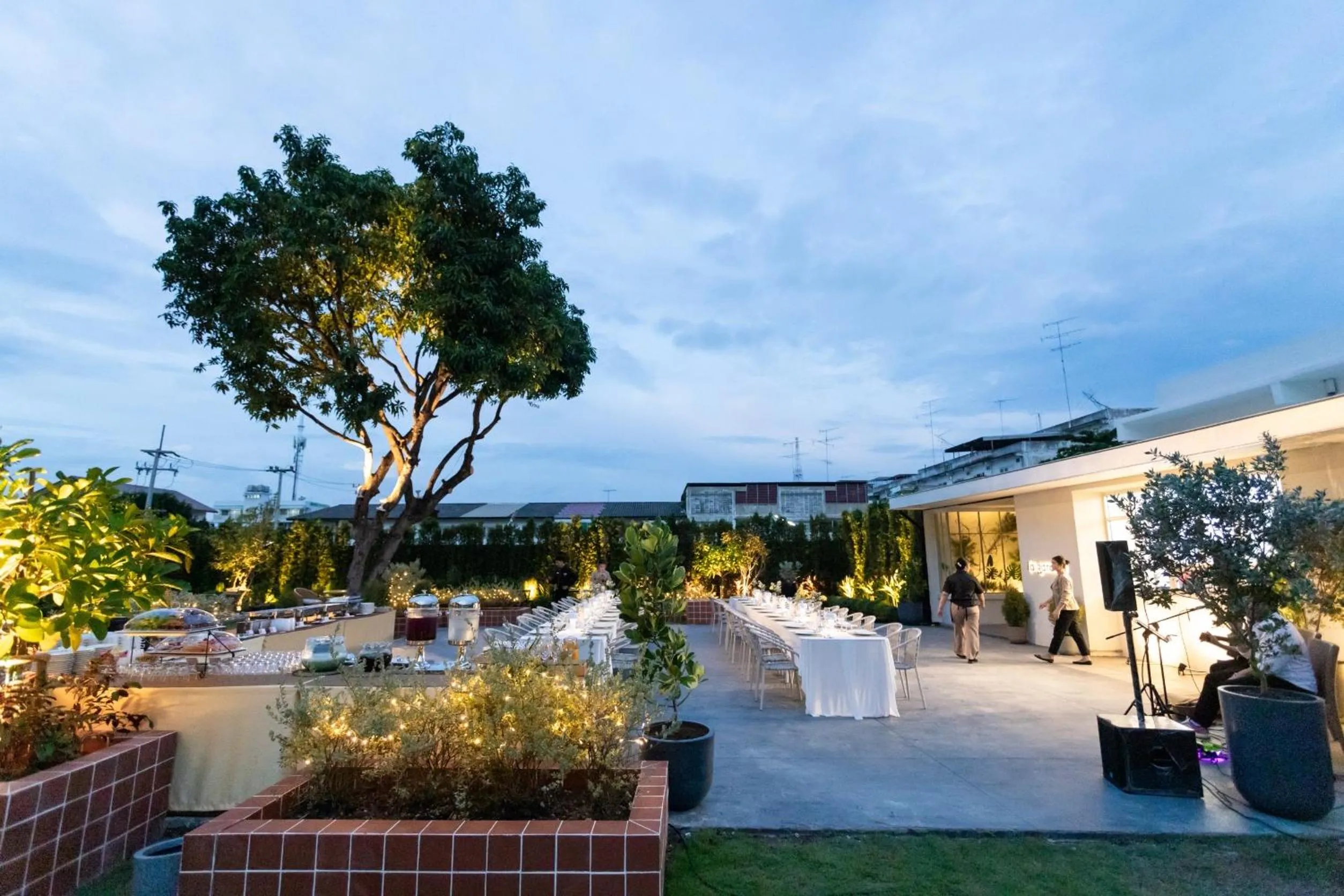 Restaurant/places to eat in Glai Gan Place Hotel