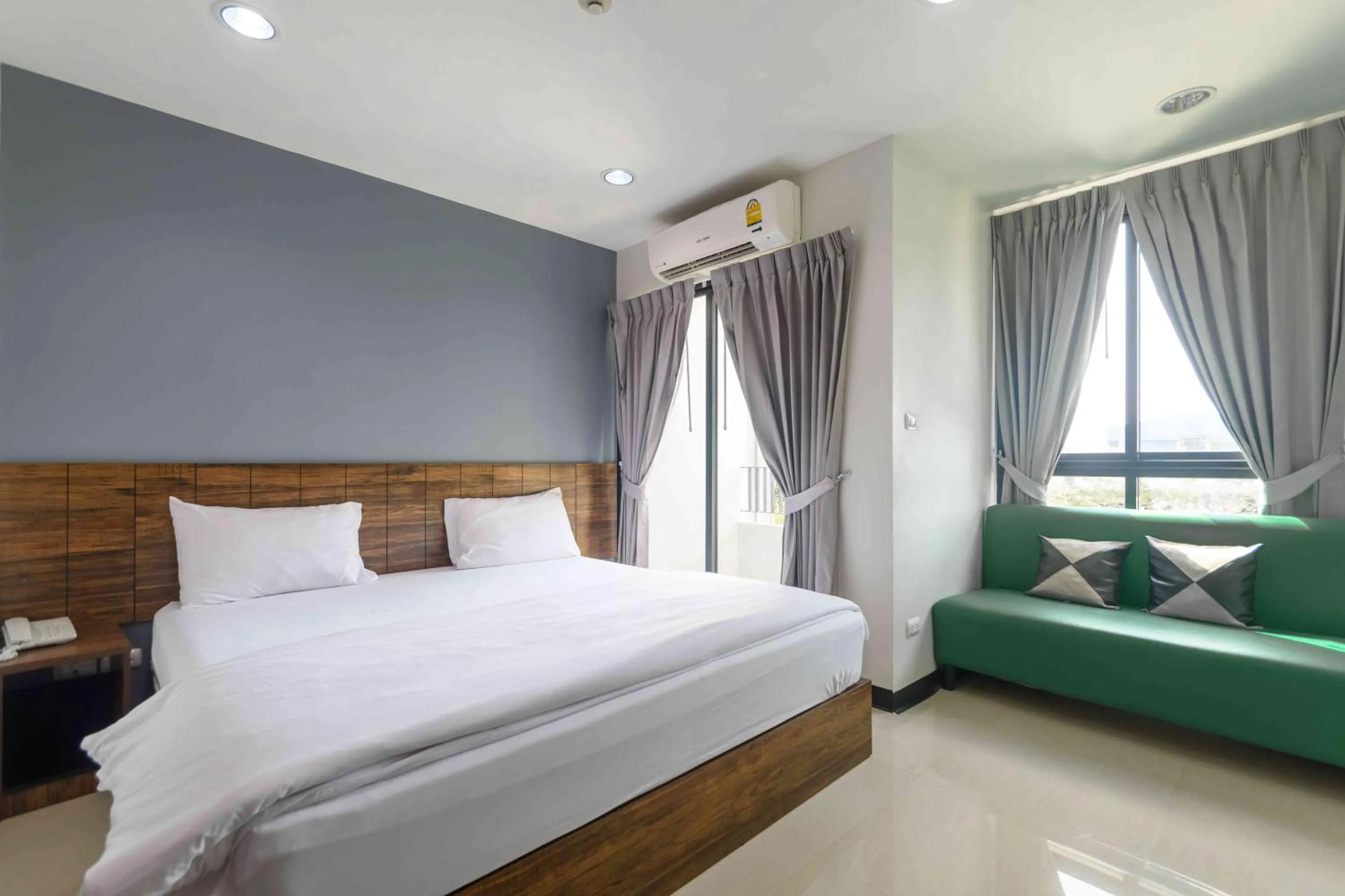 Photo of the whole room, Bed in Glai Gan Place Hotel
