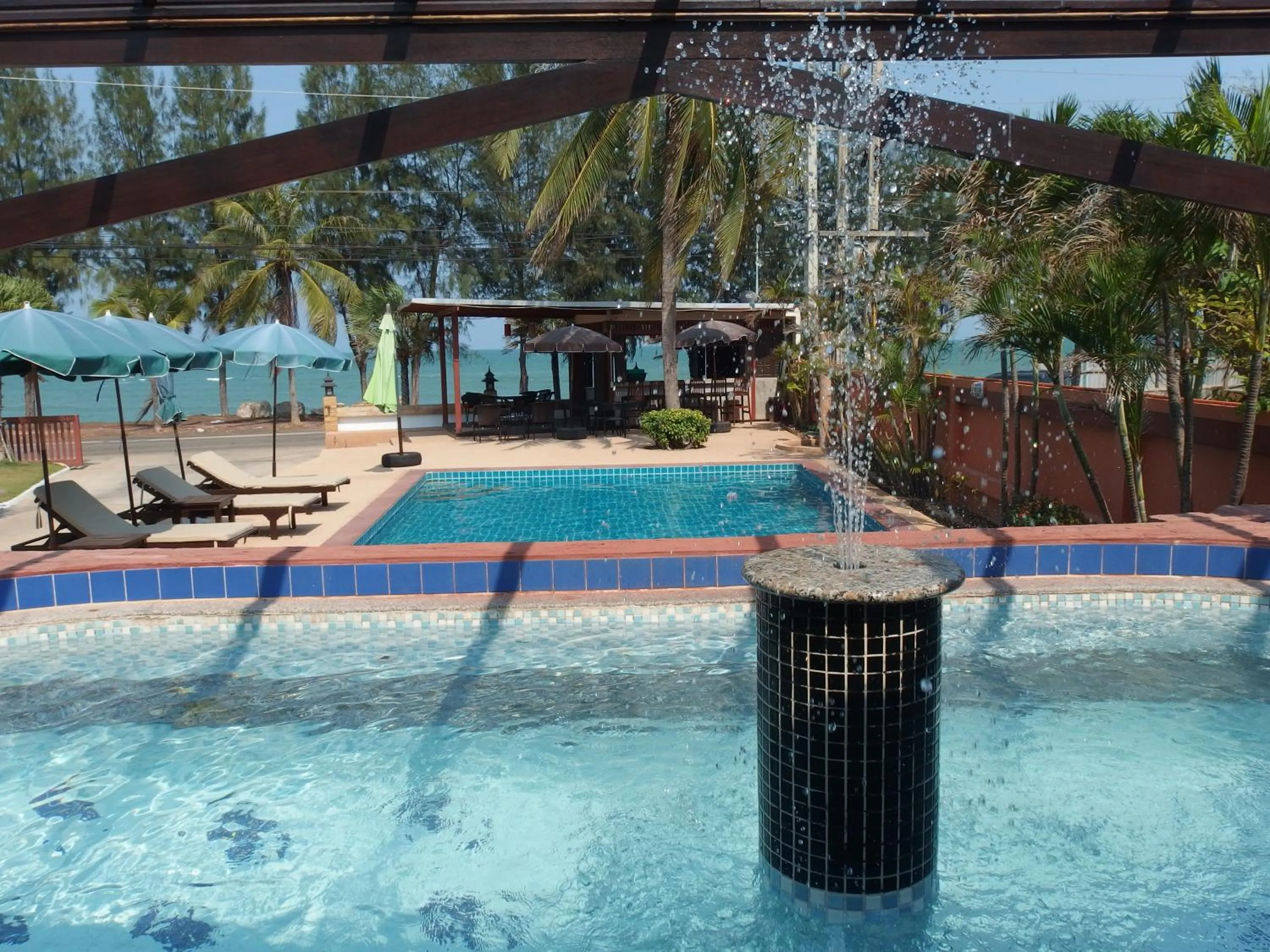 Swimming pool in Palm Beach Resort