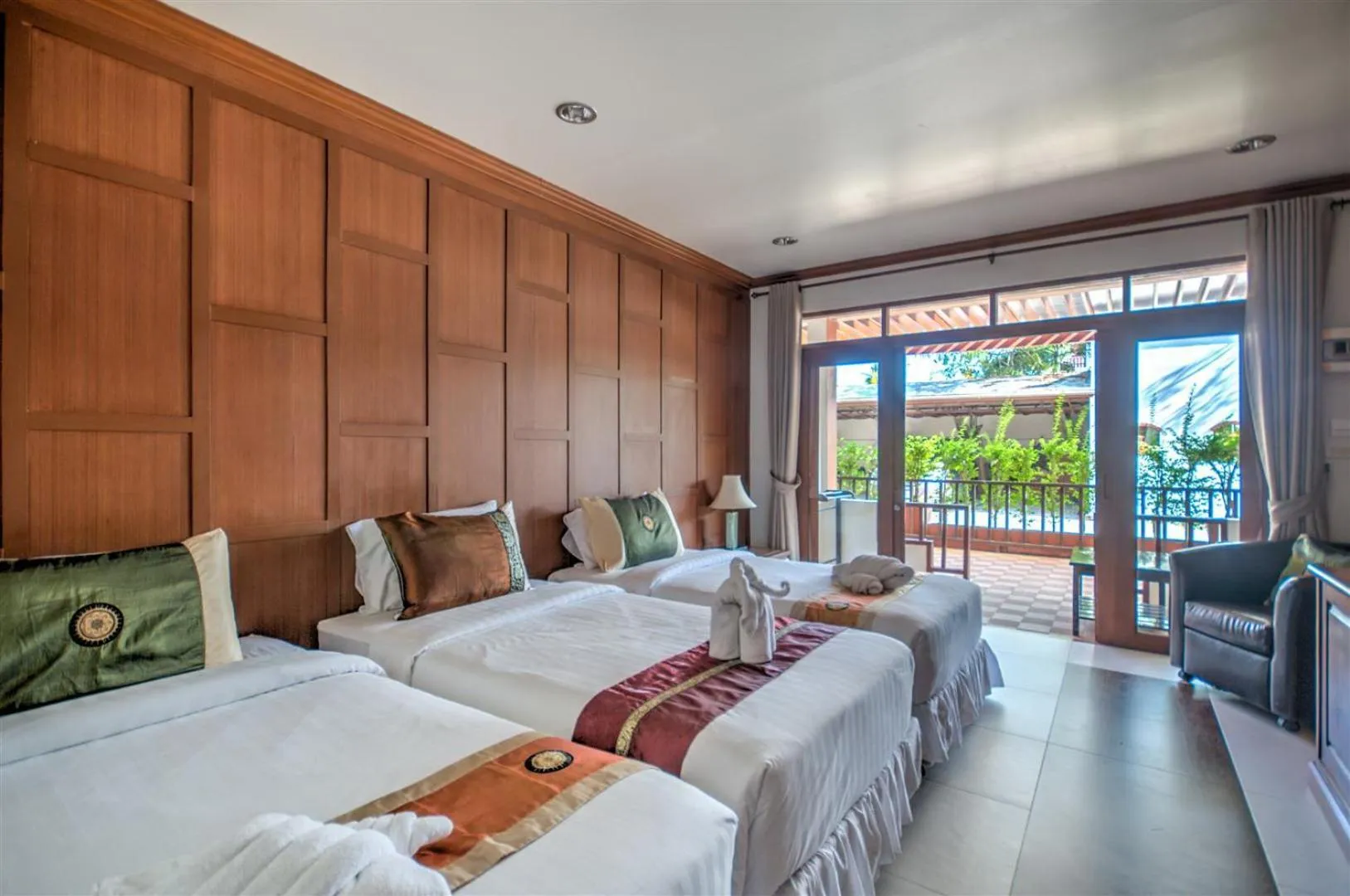 Bed in Palm Beach Resort