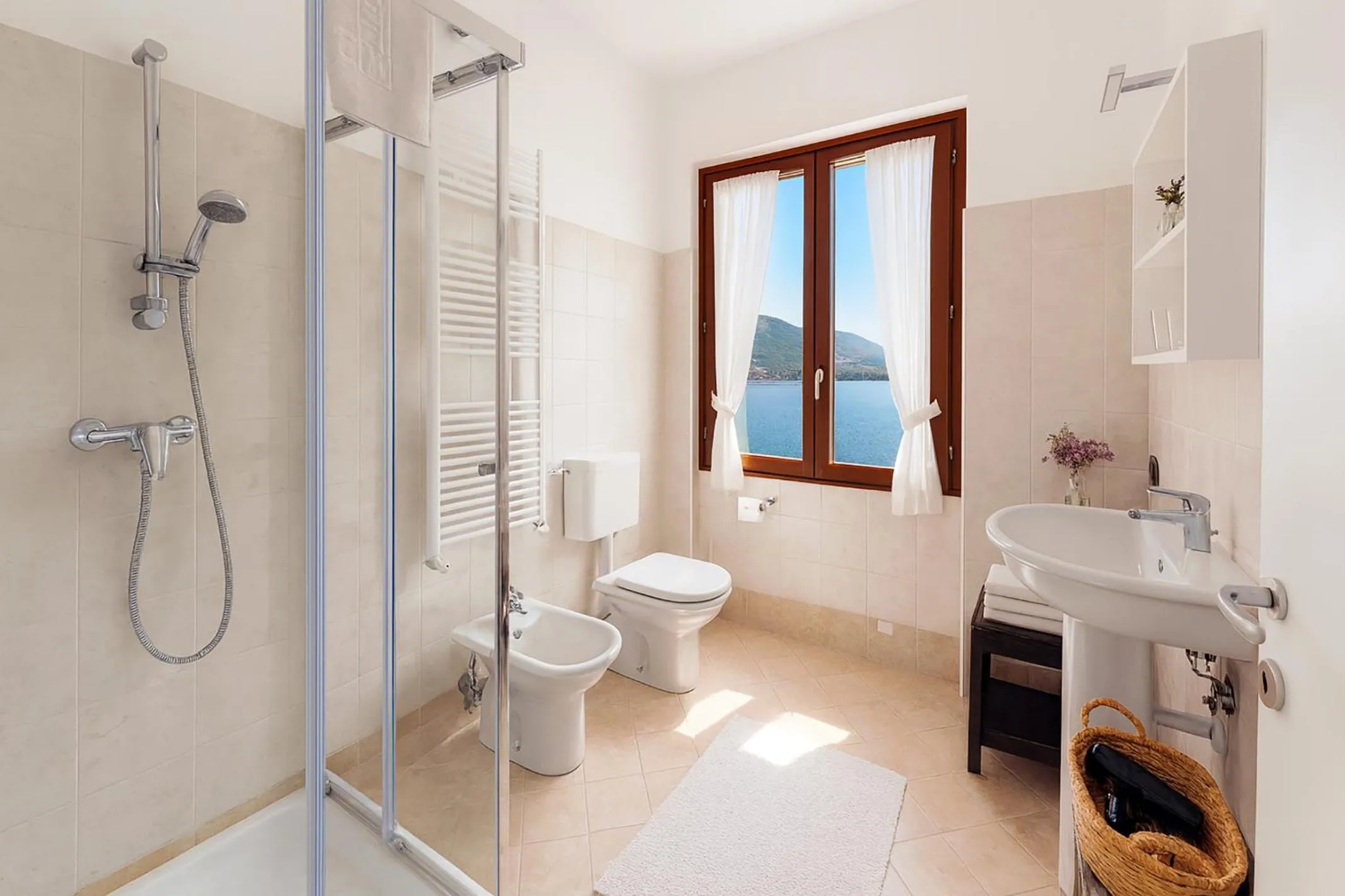 Shower in Hotel Meridiana