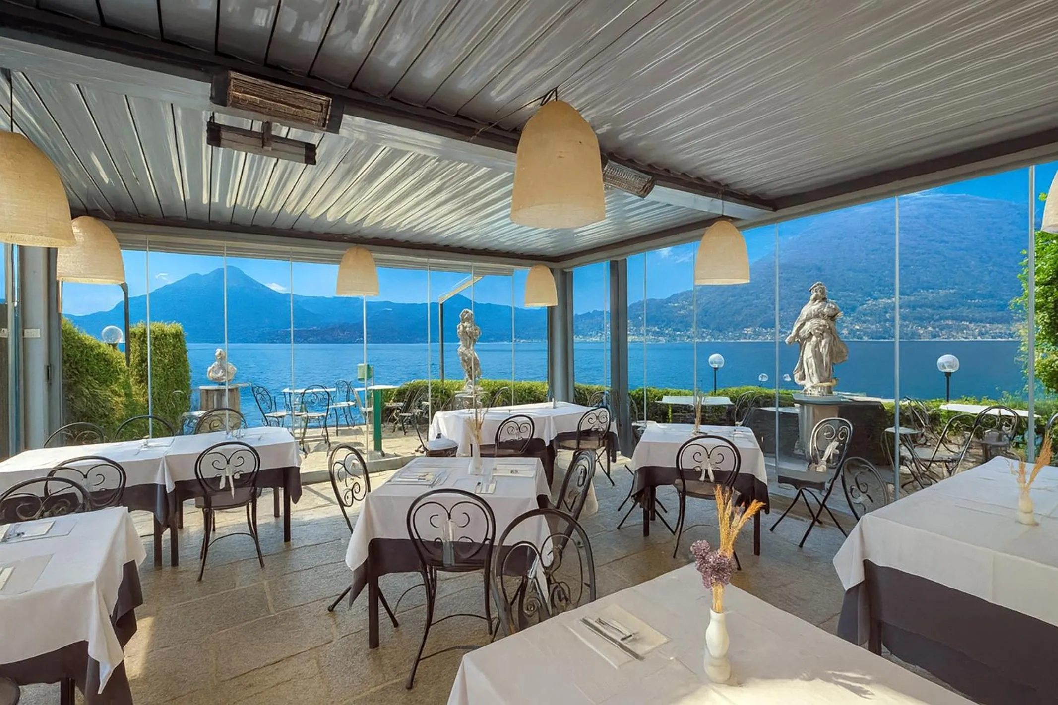 Restaurant/places to eat in Hotel Meridiana