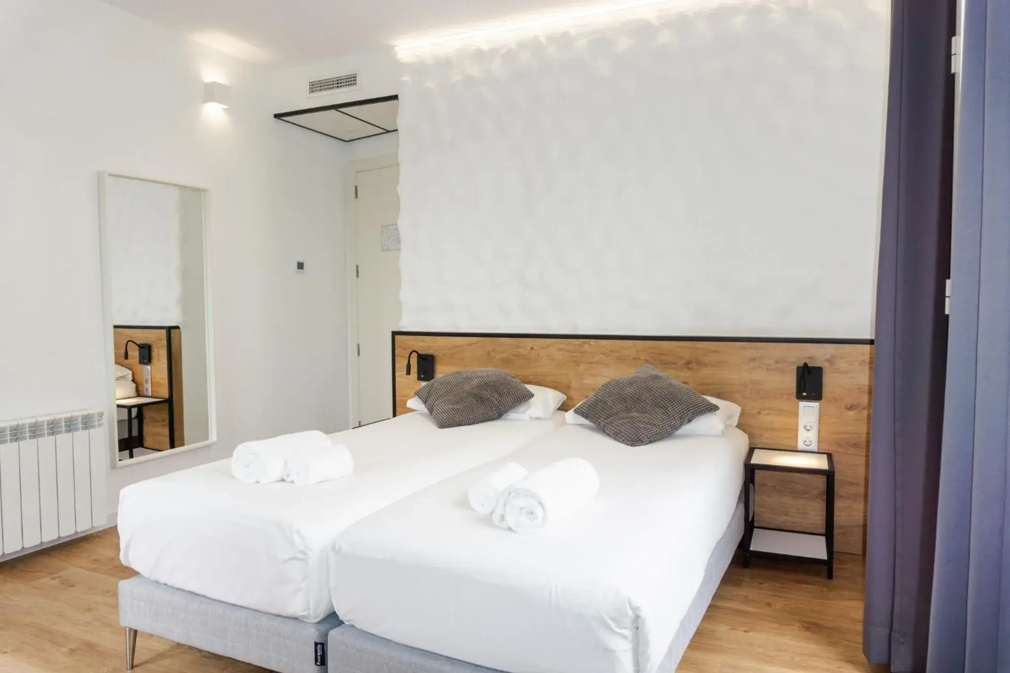 Superior Twin Room with City View in Fontanella Green House Superior Twin Room with City View in Fontanella Green House