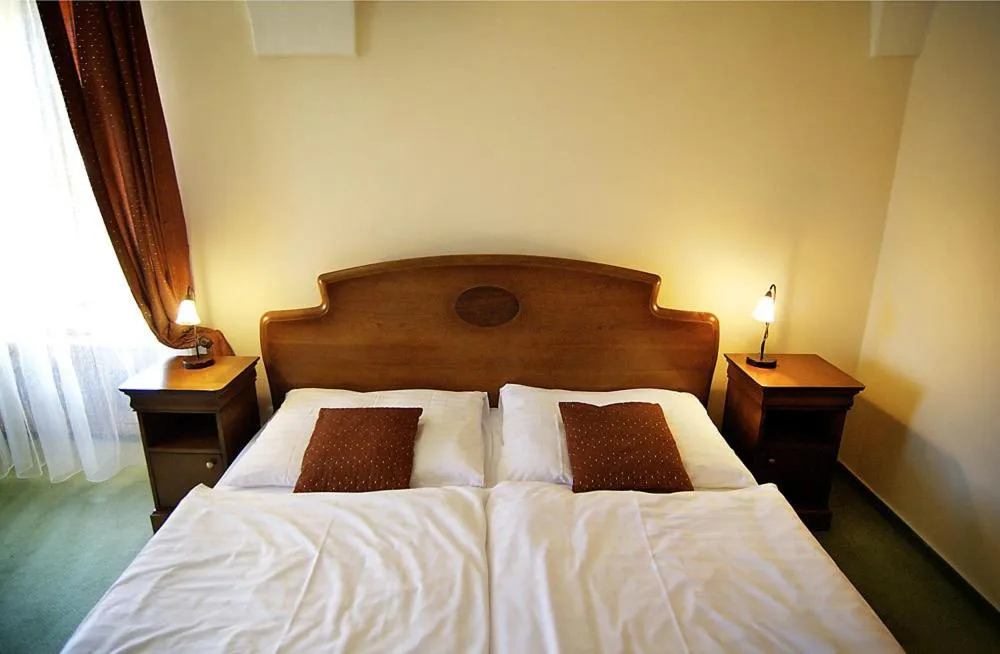 Bed in Kastiel Lucivna