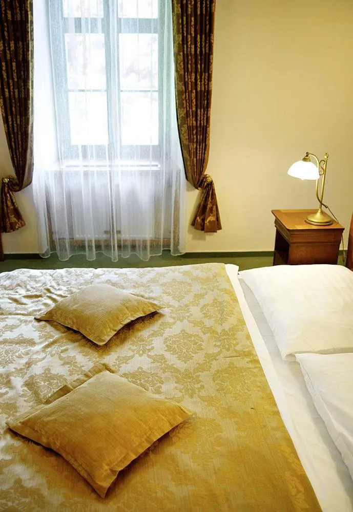 Bed in Kastiel Lucivna