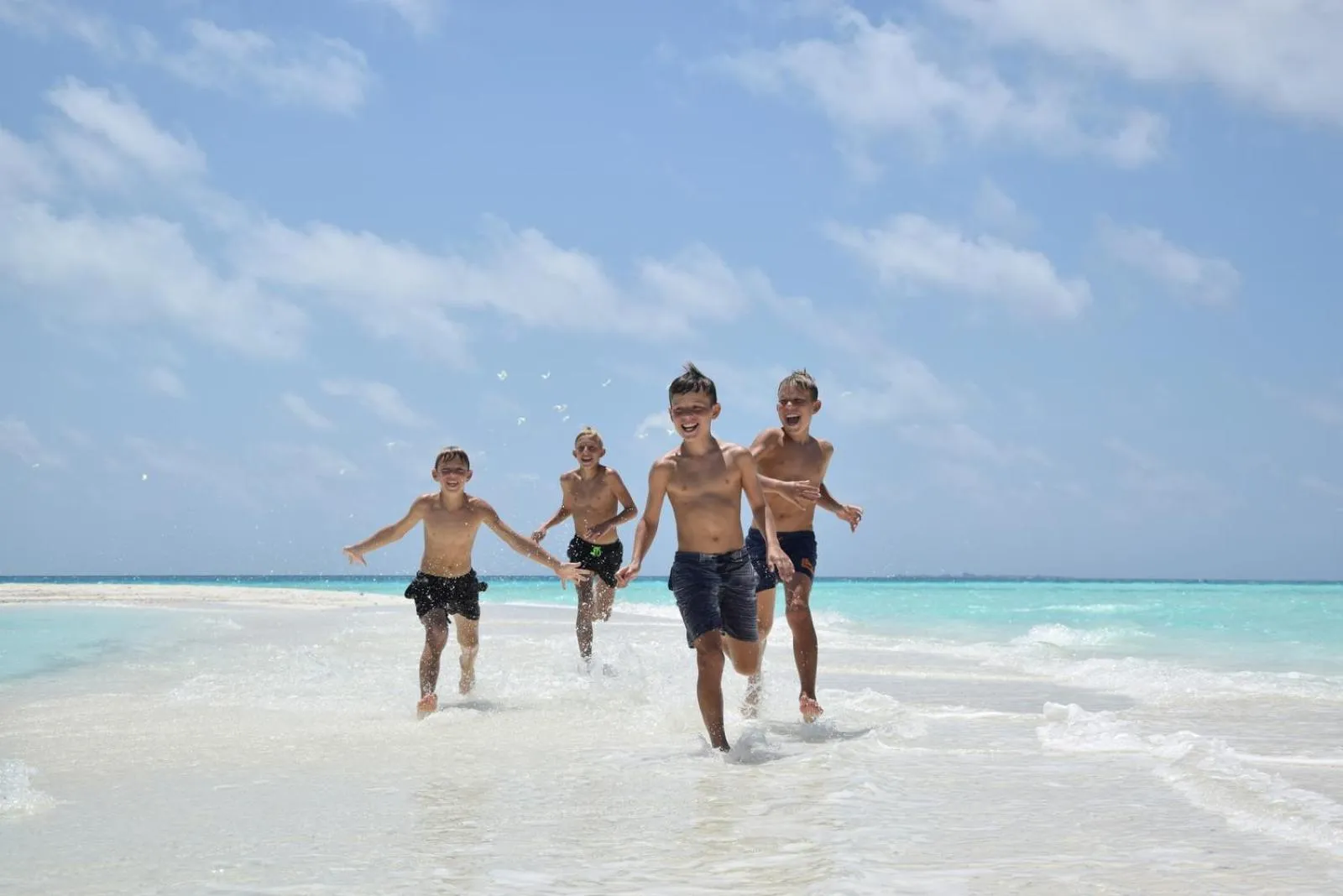 Day in Araamu Hotels Maldives at Dhiffushi