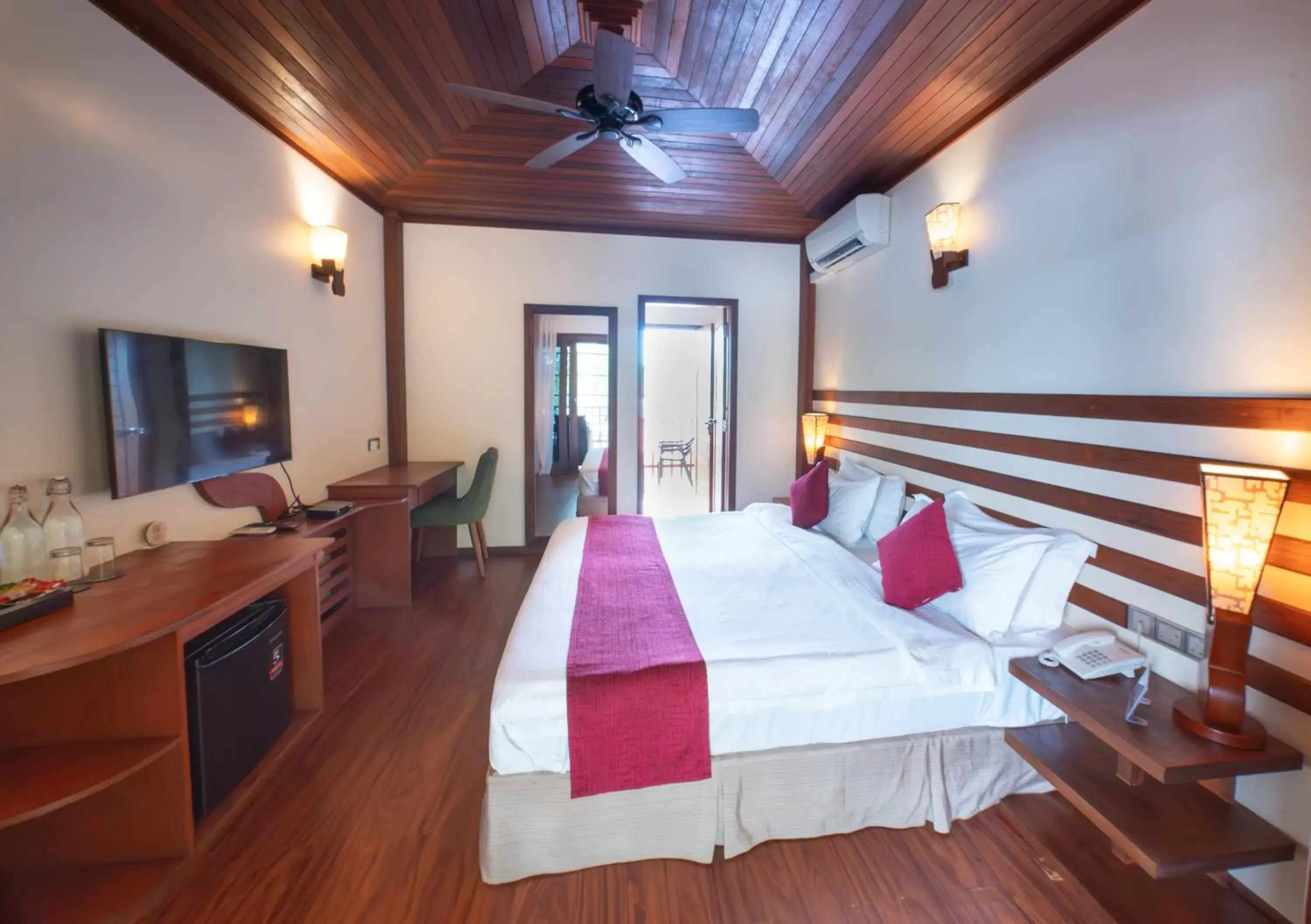 Superior Double or Twin Room with Balcony & Island View in Araamu Hotels Maldives at Dhiffushi Superior Double or Twin Room with Balcony & Island View in Araamu Hotels Maldives at Dhiffushi