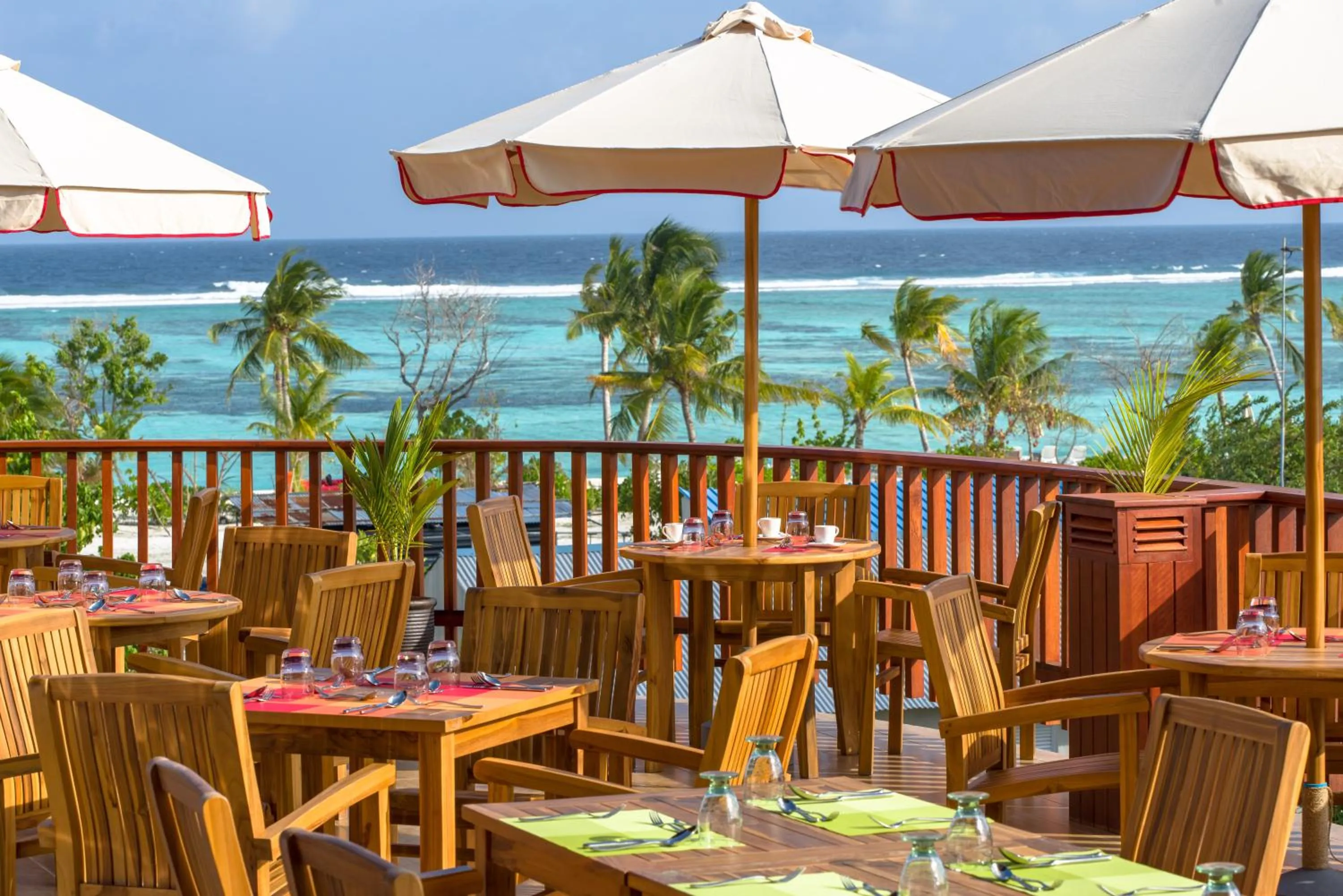 Restaurant/places to eat in Araamu Hotels Maldives at Dhiffushi
