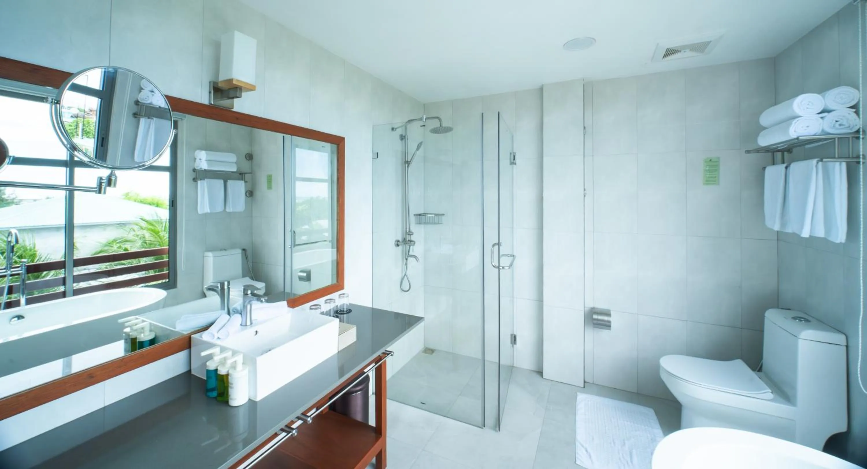 Toilet in Araamu Hotels Maldives at Dhiffushi