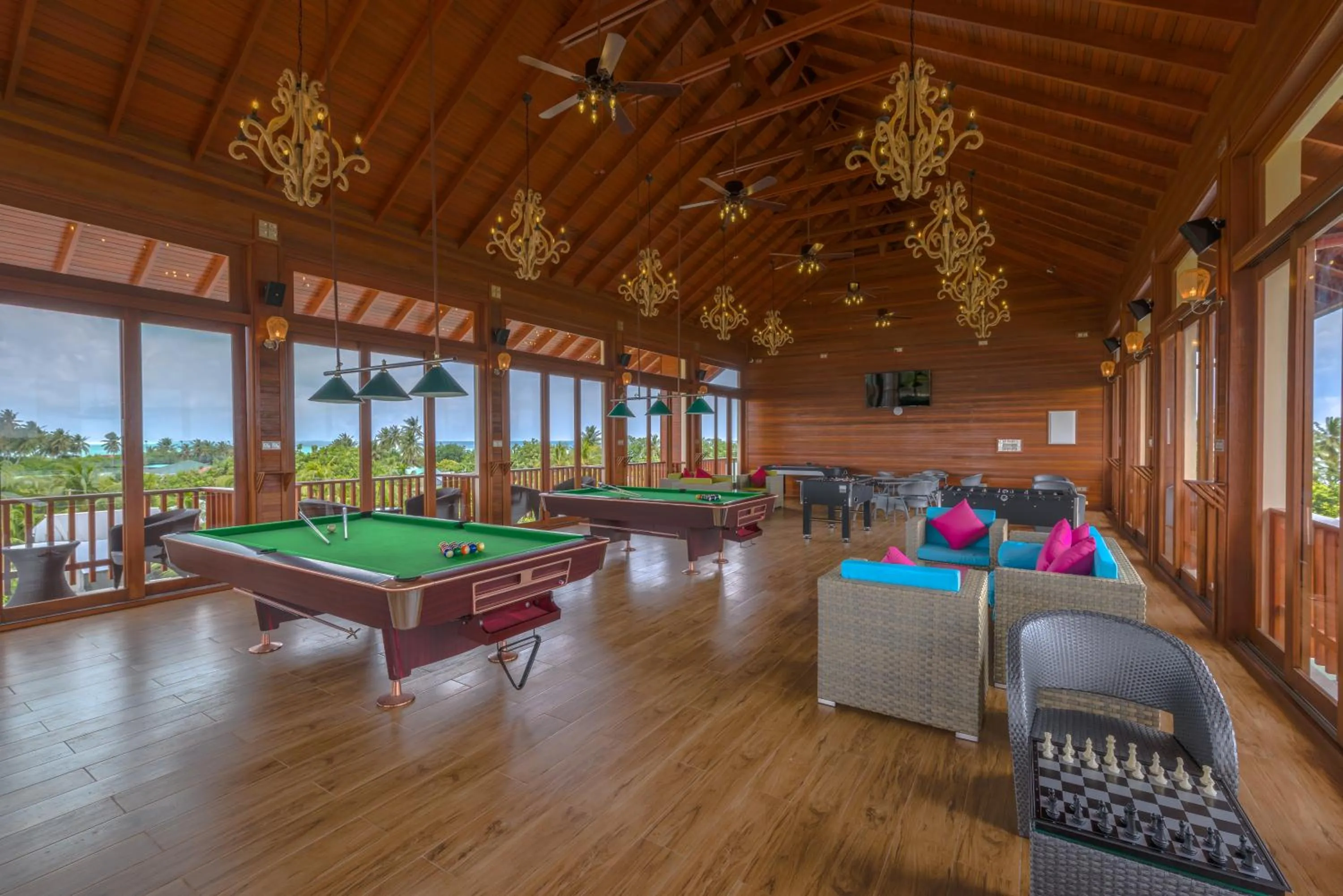 Billiard in Araamu Hotels Maldives at Dhiffushi