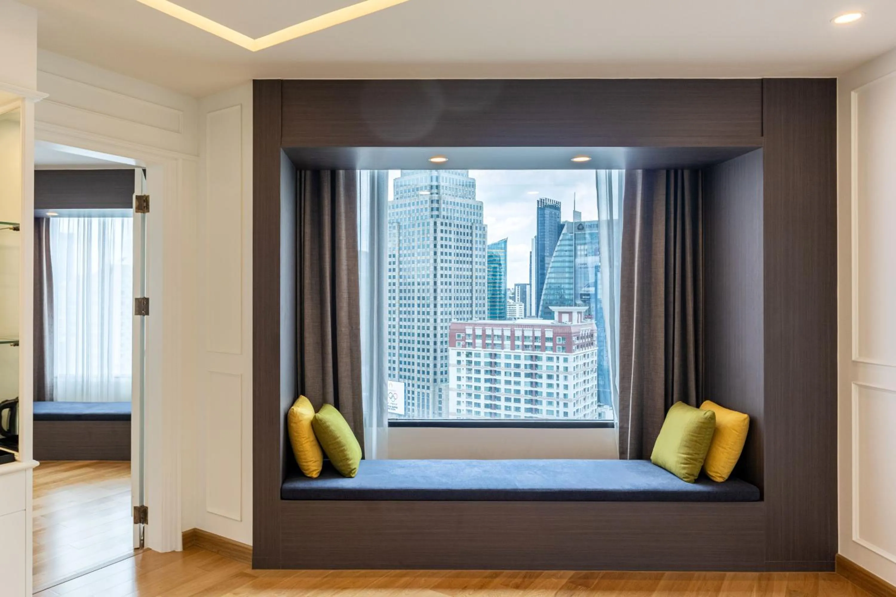 City view, Bed in Rembrandt Hotel Bangkok