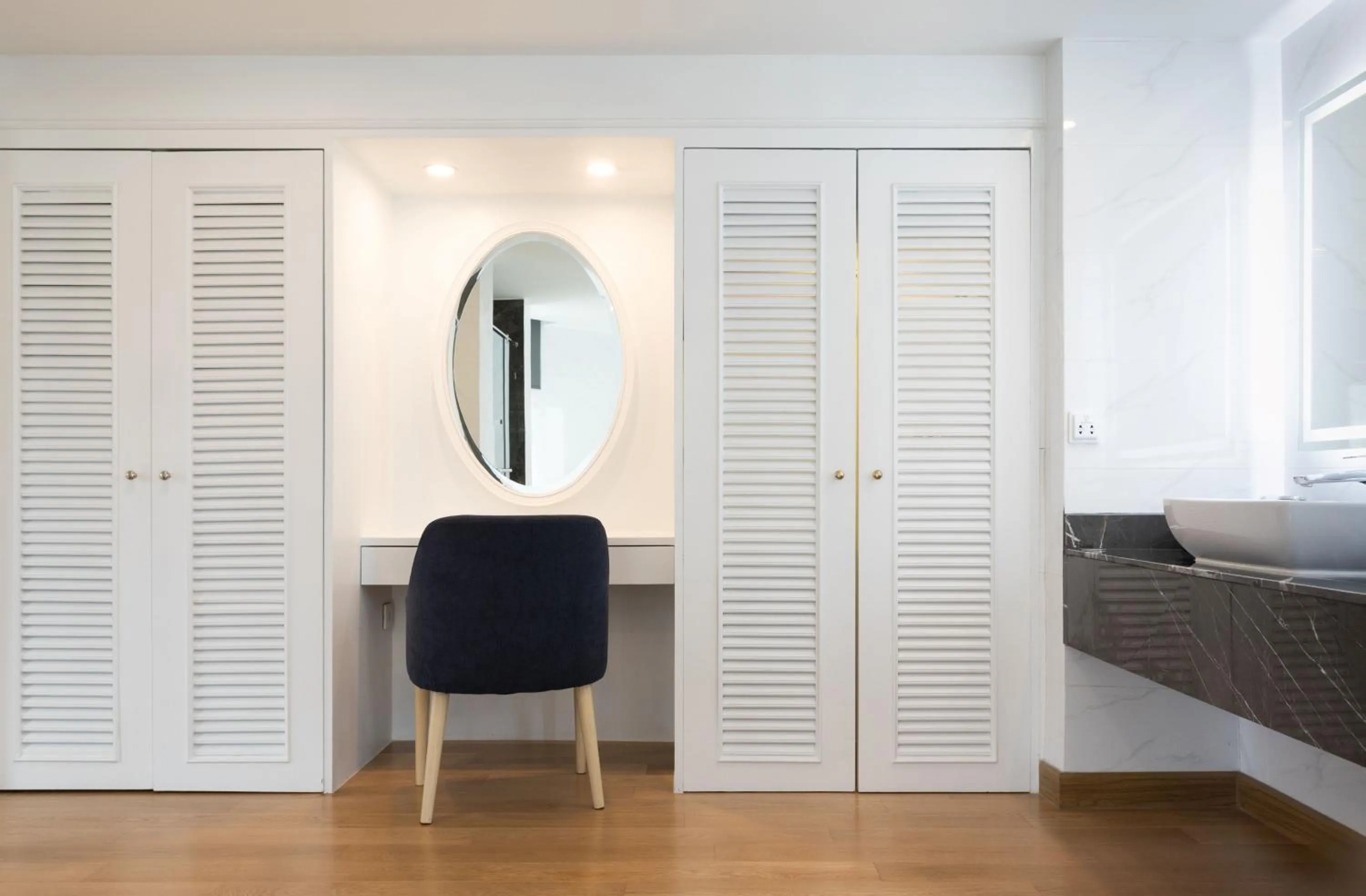 wardrobe in Rembrandt Hotel Bangkok