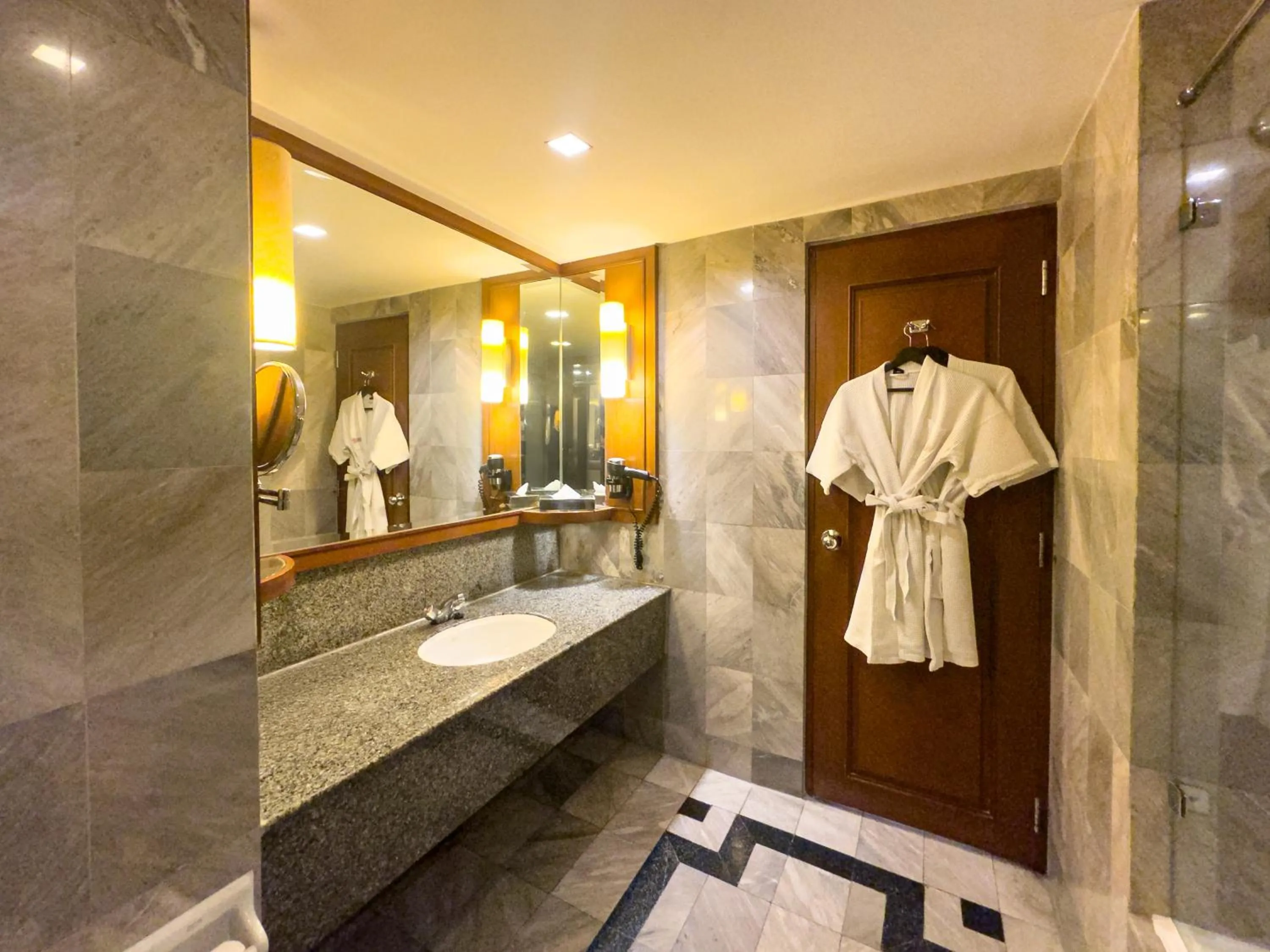 Bathroom in Rembrandt Hotel Bangkok