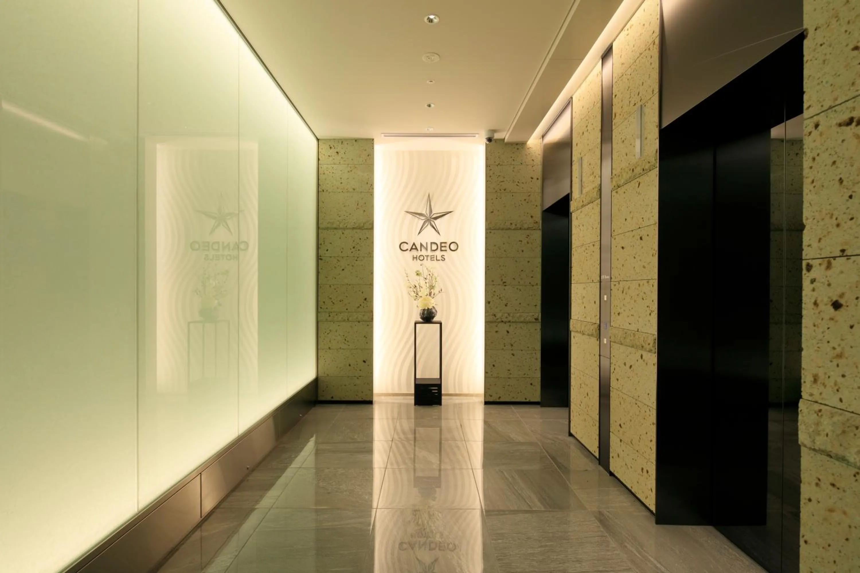 elevator in Candeo Hotels Hiroshima Hatchobori