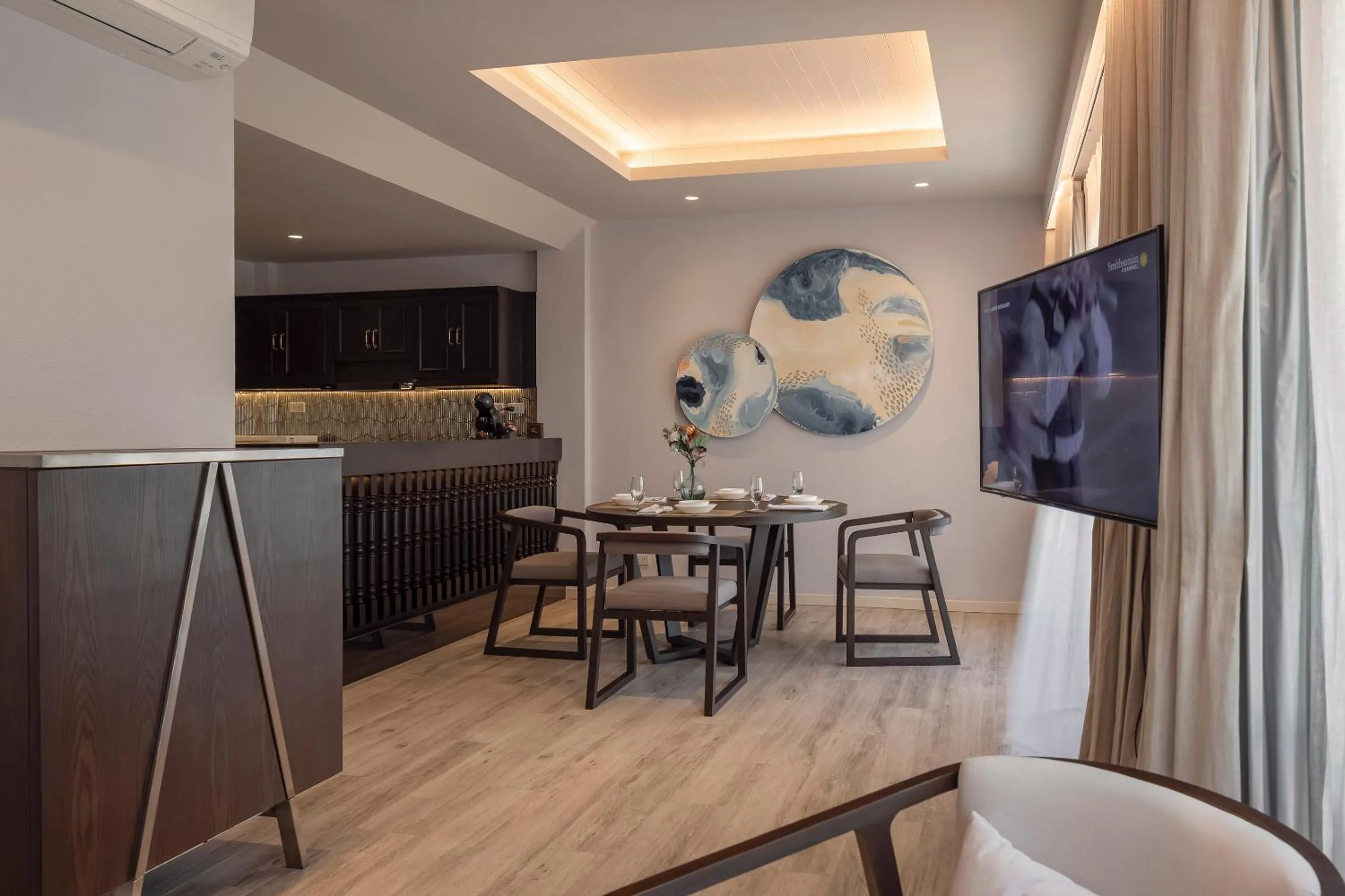 Dining area in The Pe La Resort, Phuket - SHA Extra Plus