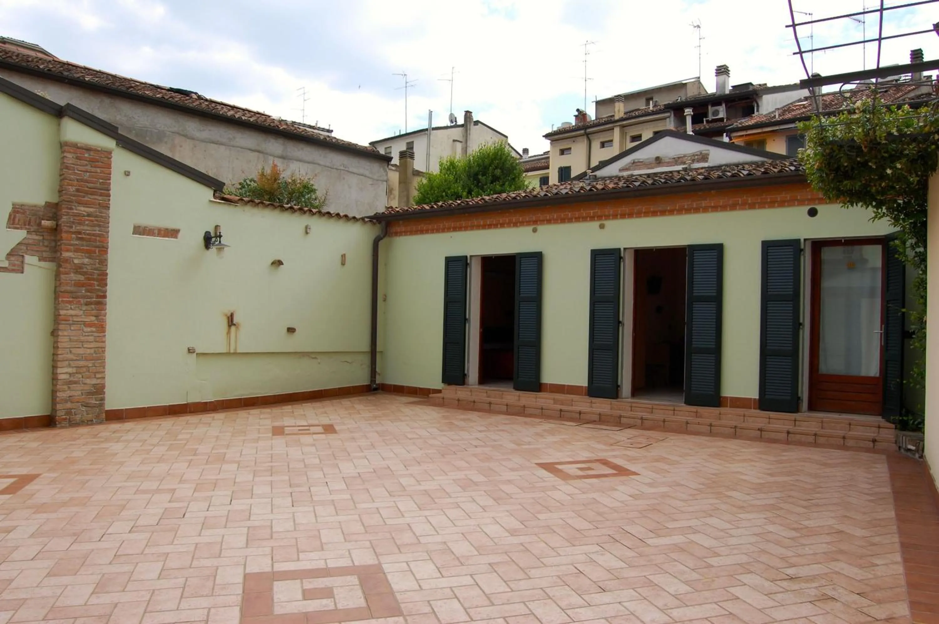 Property building in Abbazia Bed & Breakfast, MantegnaHotels