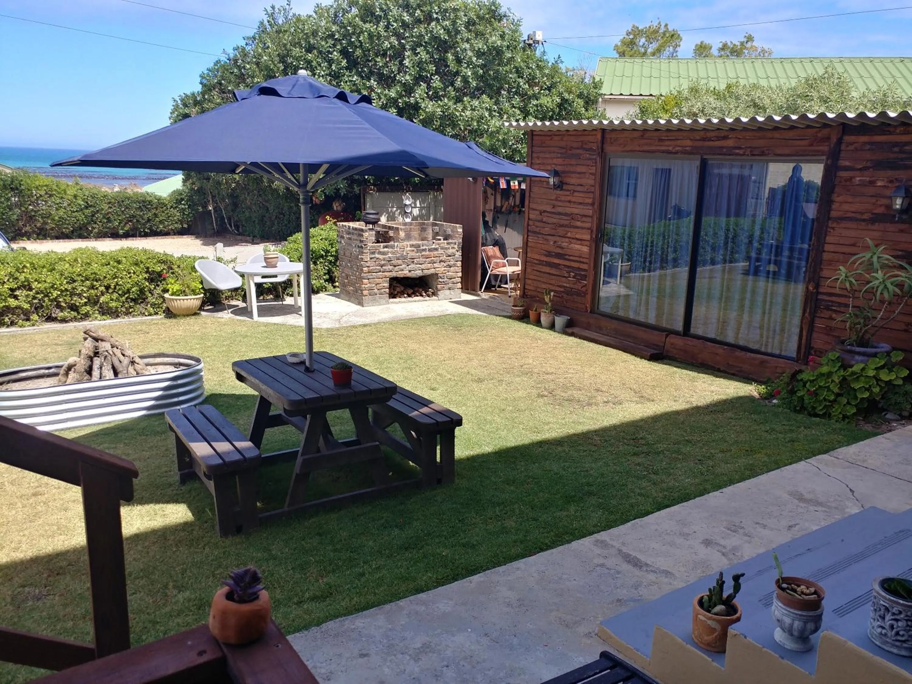 BBQ facilities in After8 B&B