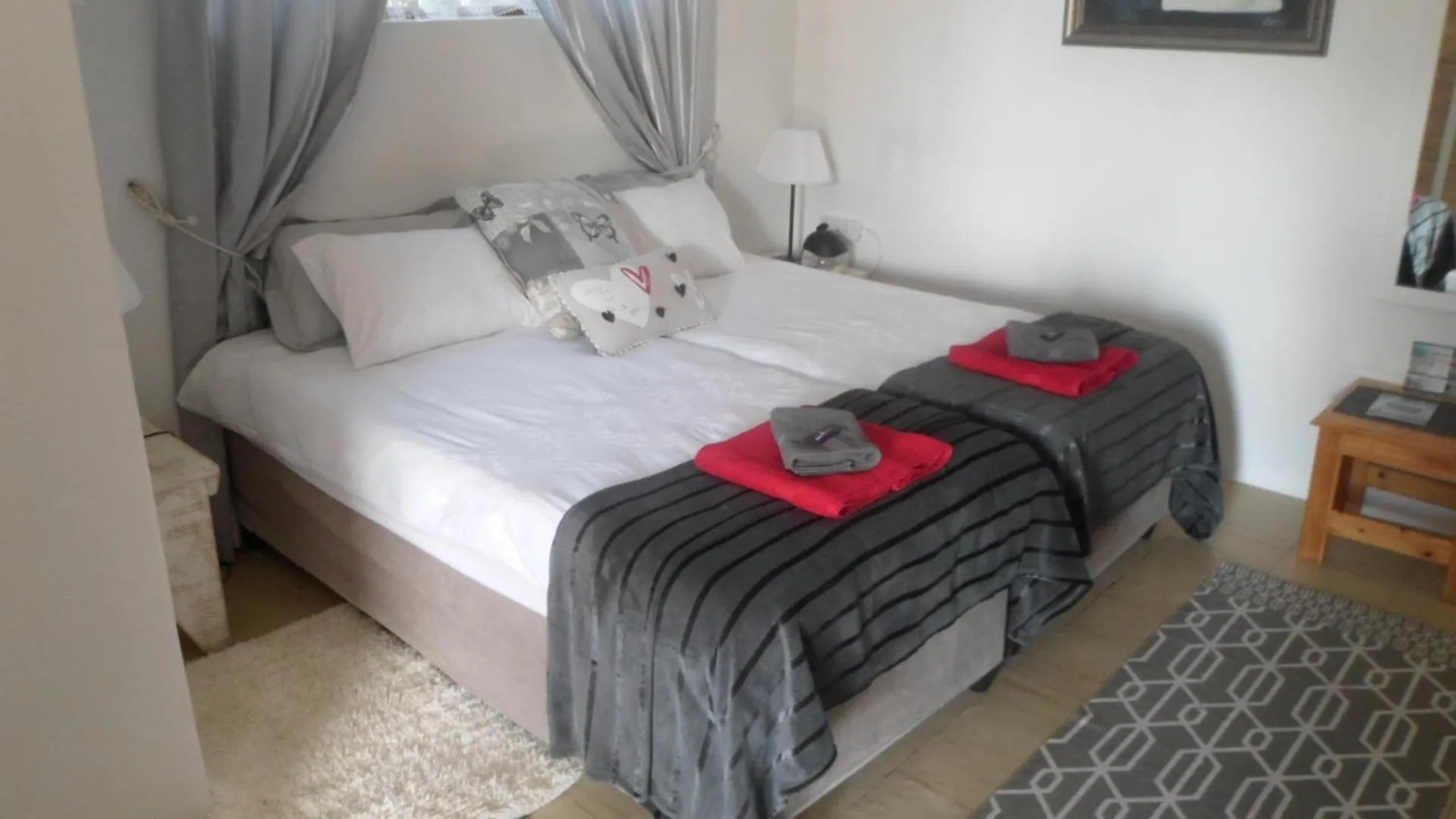 Bedroom, Bed in After8 B&B