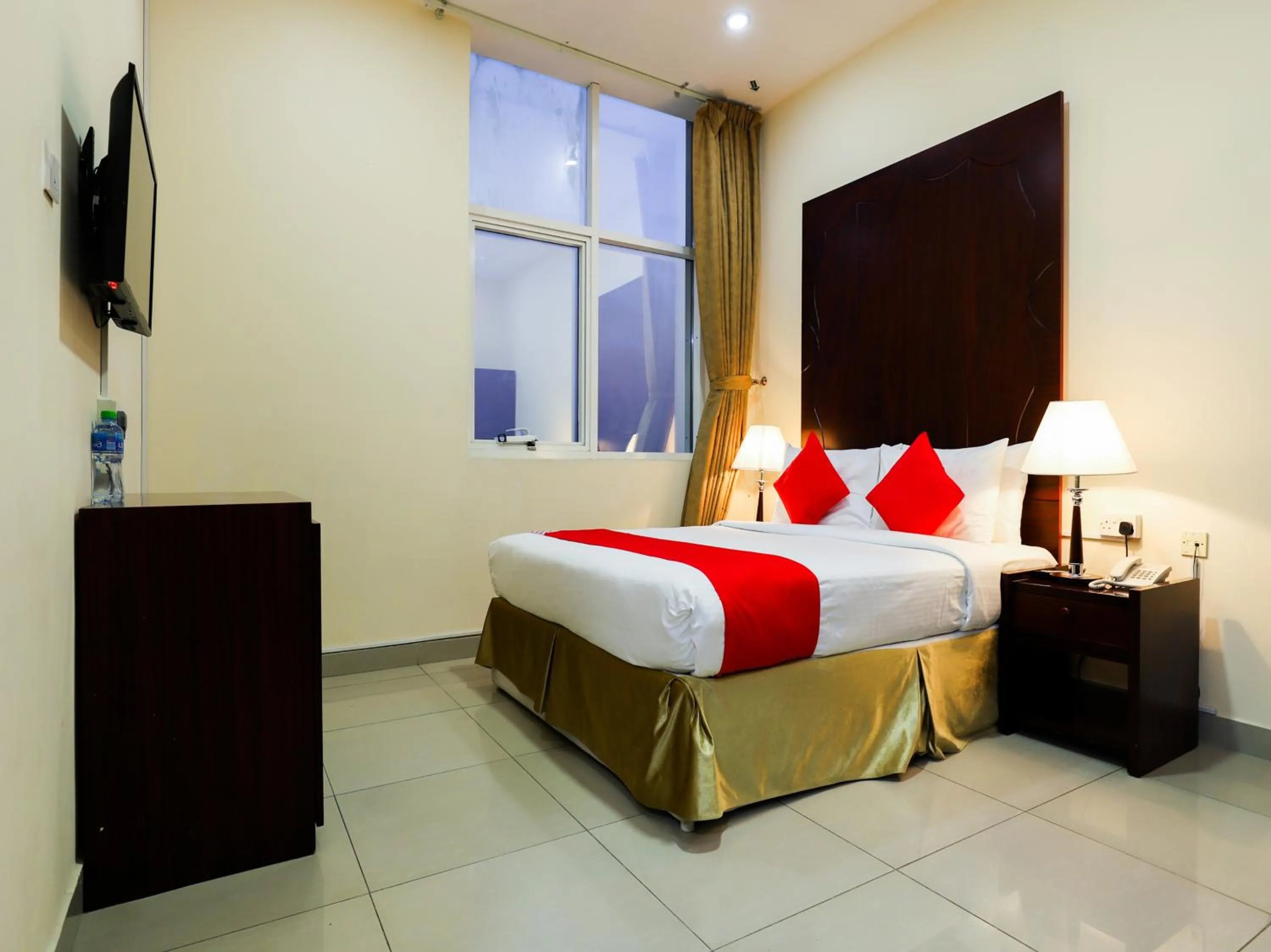 Bedroom, Bed in SH Hotel