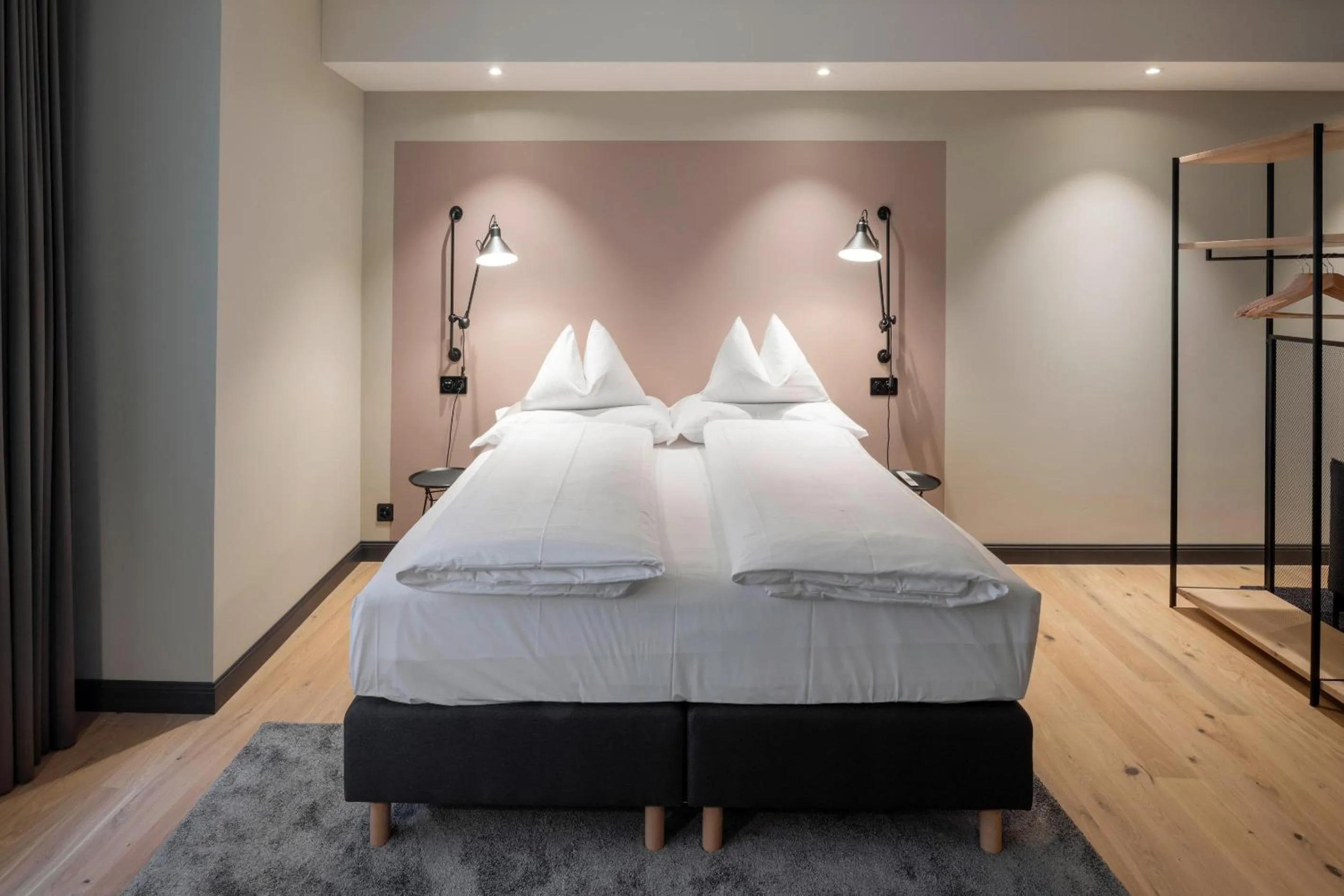 Bed in Limmathof Baden - Historisches Haus & Spa