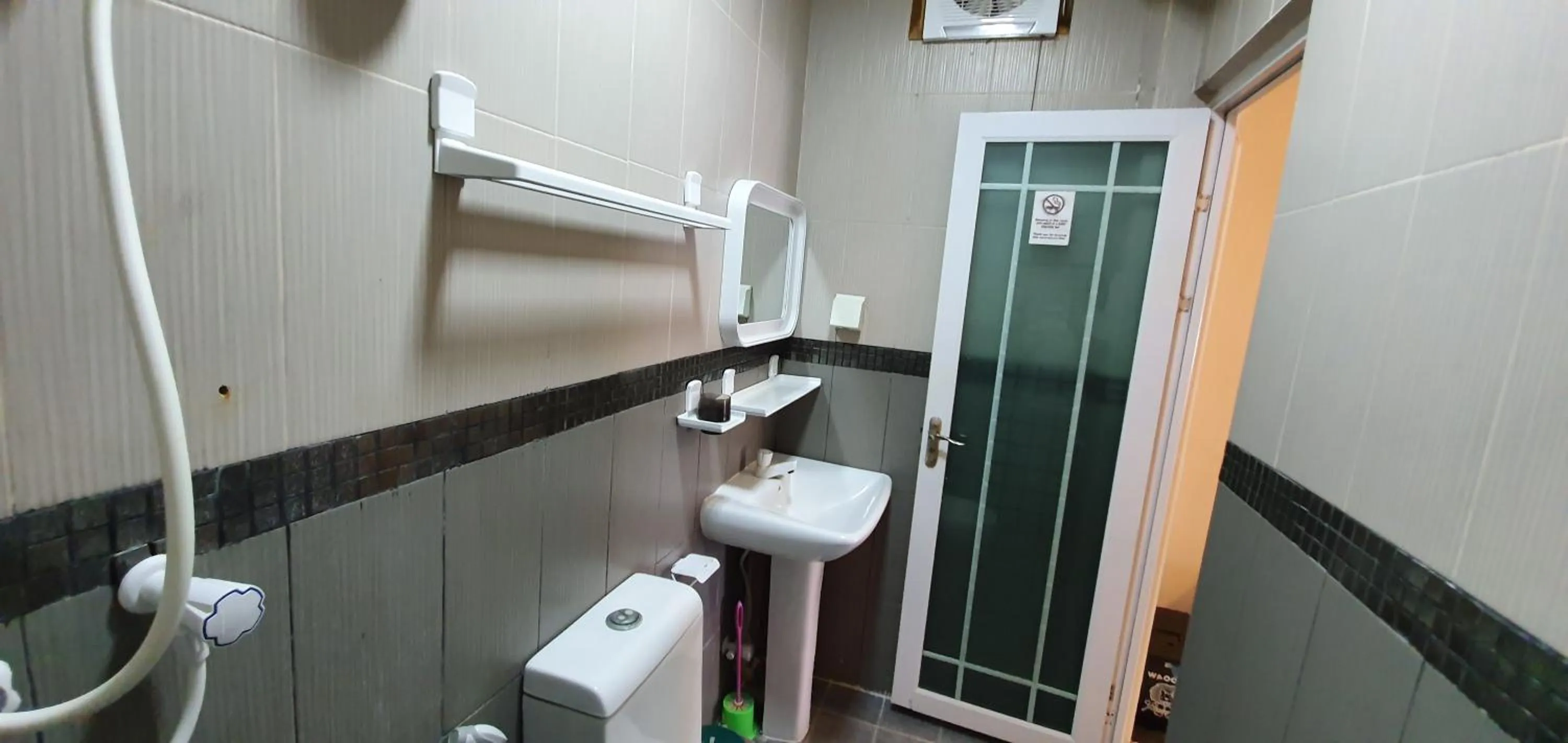 Bathroom in Surf Deck