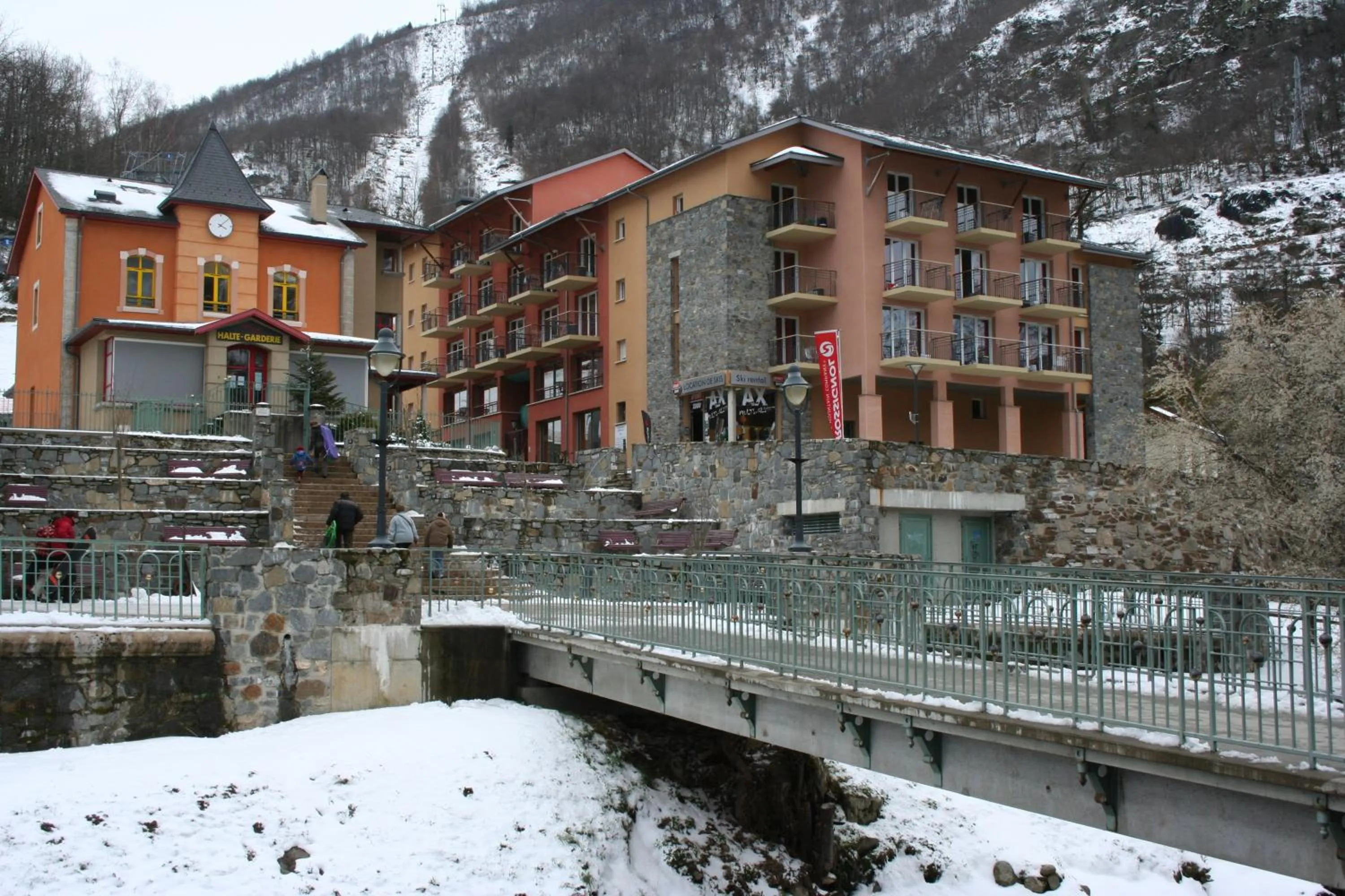 Facade/entrance in Résidence Goélia Les Grands Ax