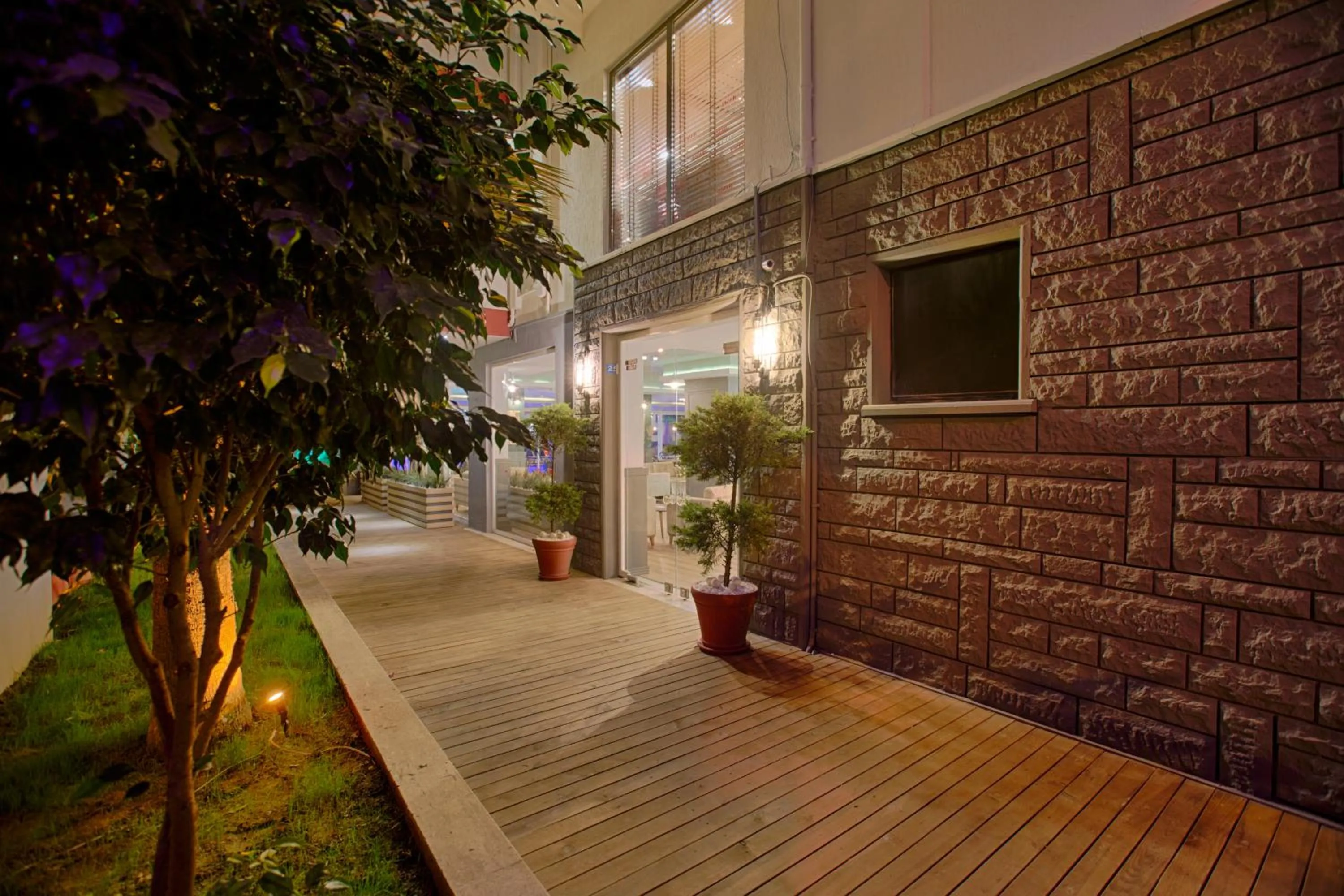 Facade/entrance in HMA Hotel & Suites