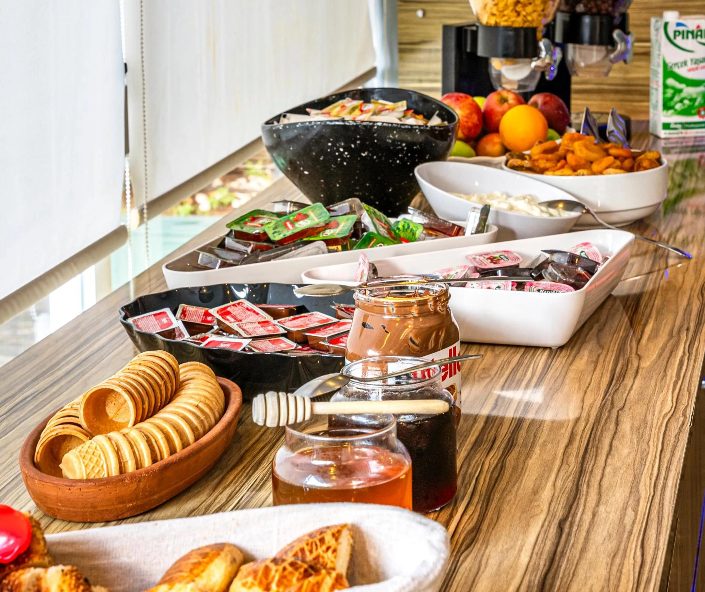 Breakfast in HMA Hotel & Suites