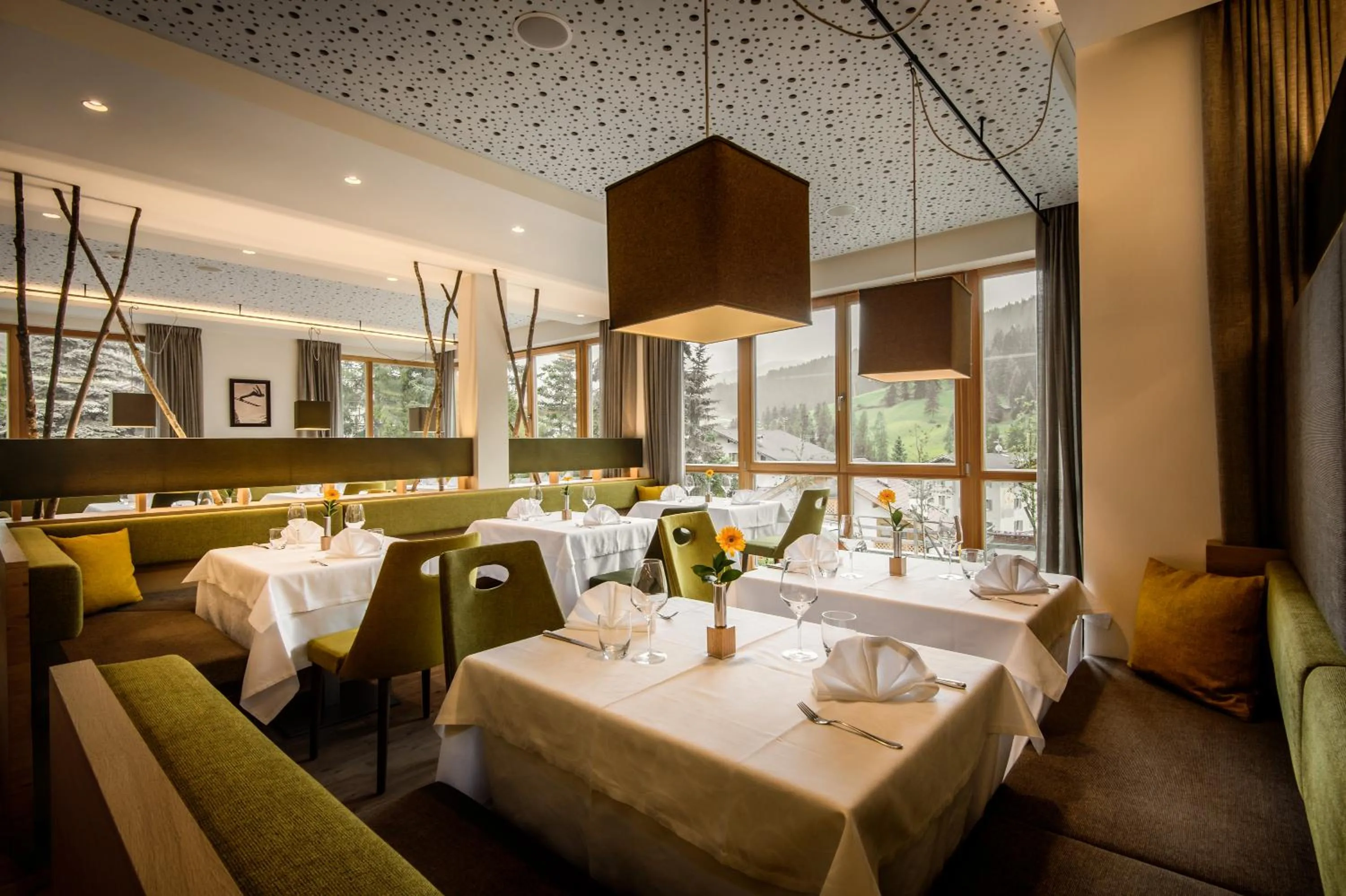 Restaurant/places to eat in Hotel Diamant