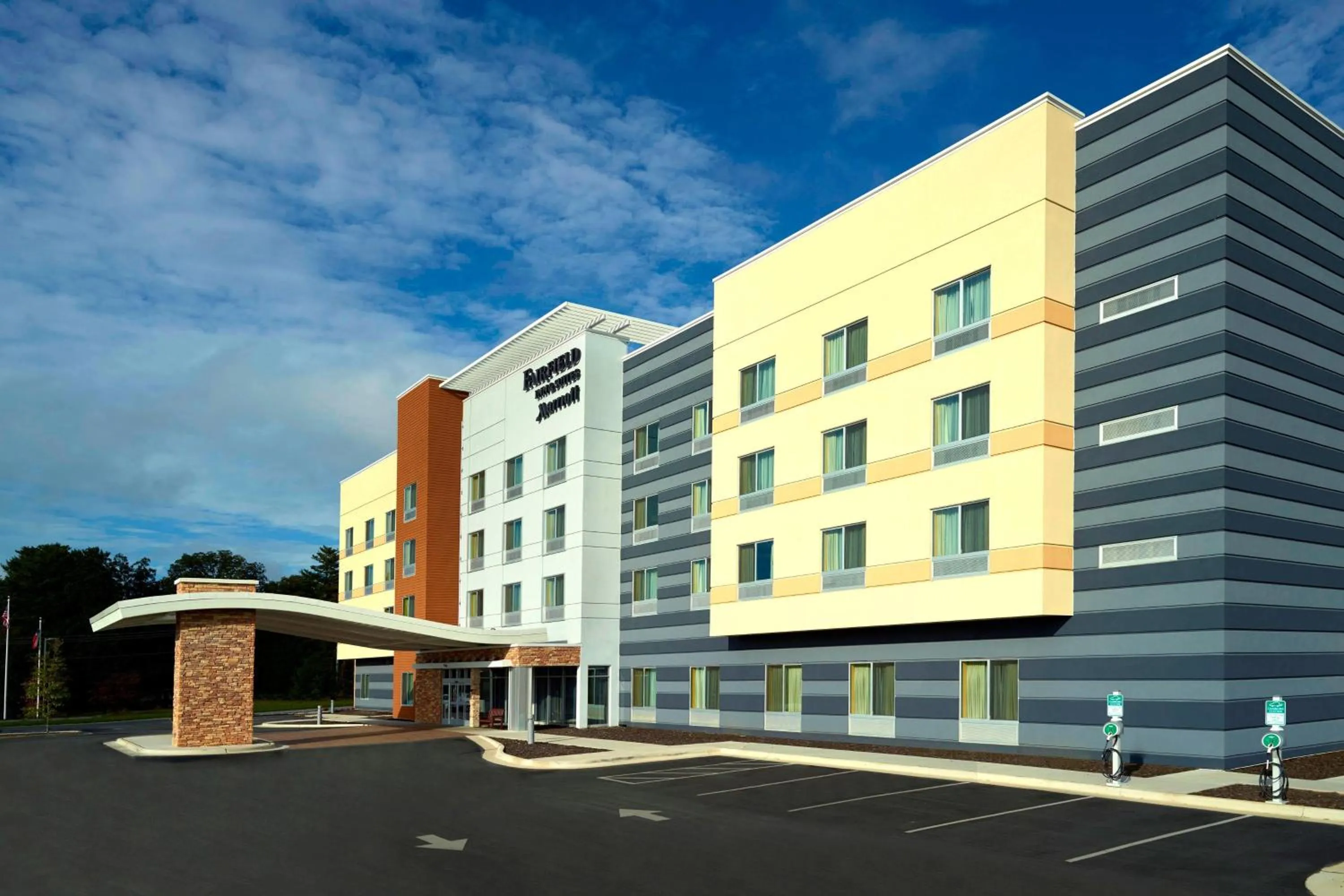 Property building in Fairfield Inn & Suites by Marriott Hendersonville Flat Rock
