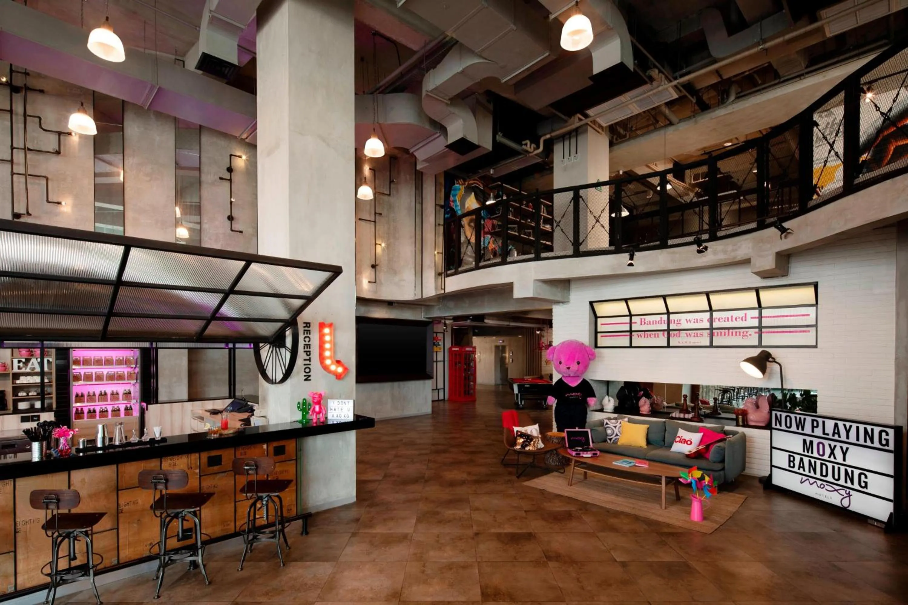 Lobby or reception in MOXY Bandung