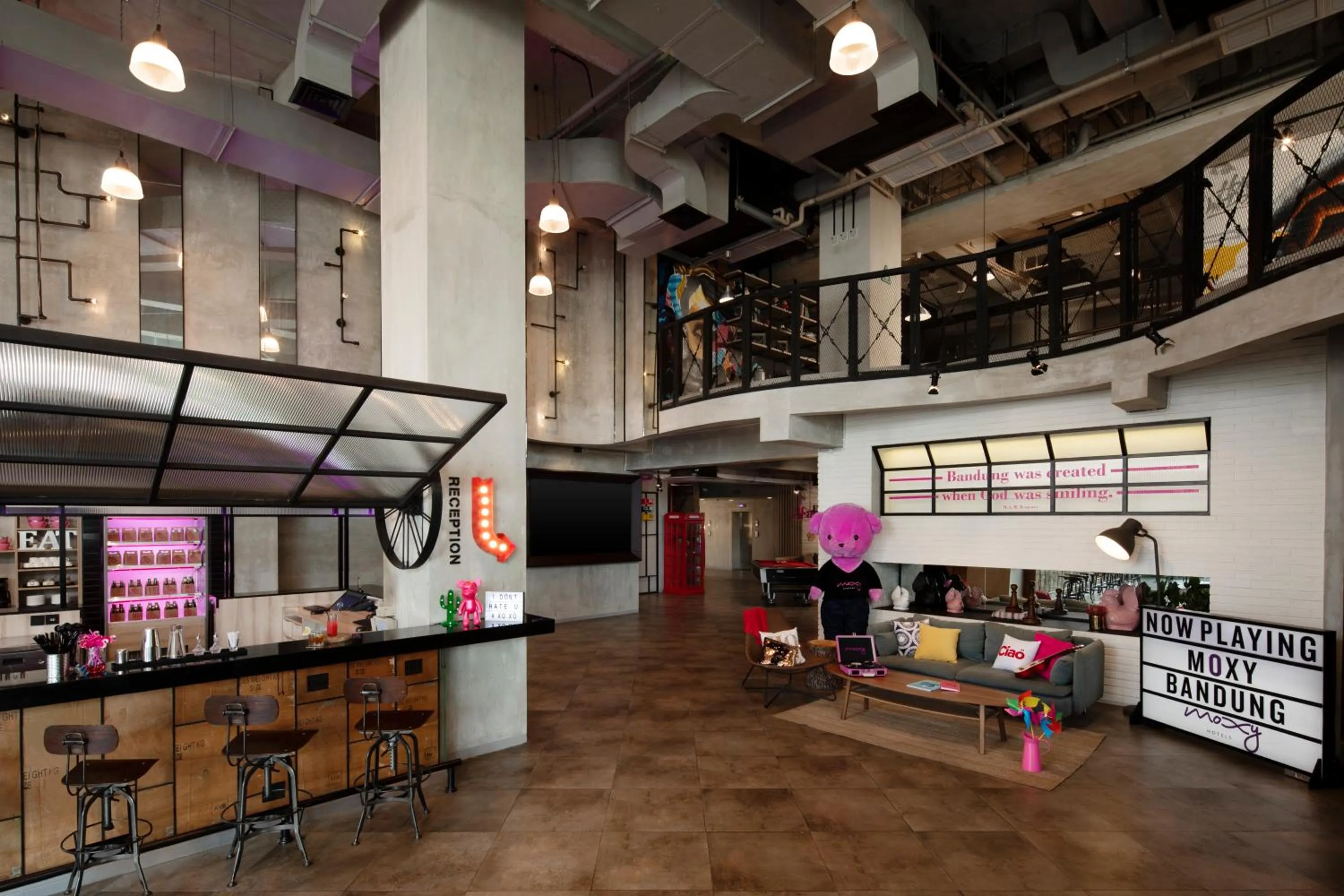 Lobby or reception in MOXY Bandung