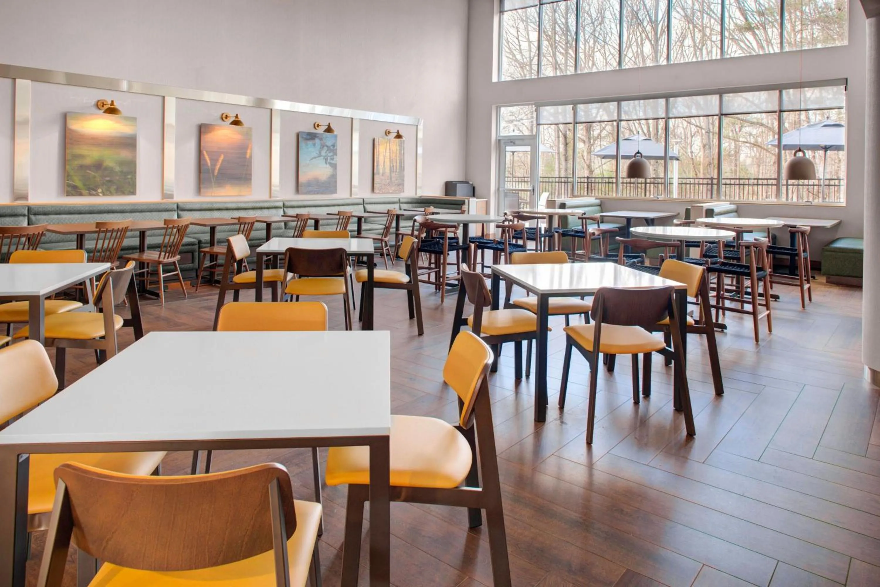 Breakfast in Fairfield Inn & Suites by Marriott Roanoke Salem