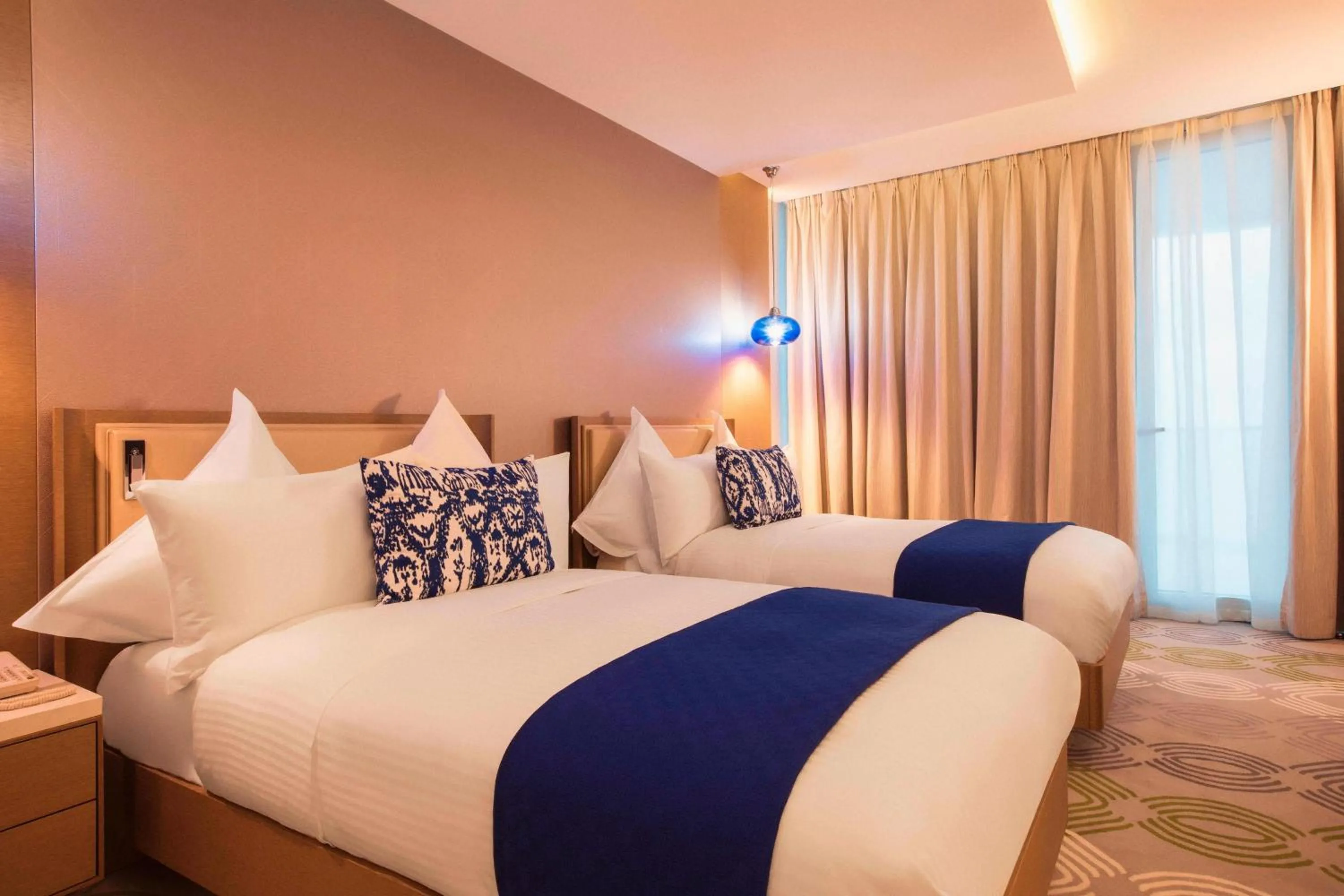 Bathroom, Bed in Paragraph Resort & Spa Shekvetili, Autograph Collection