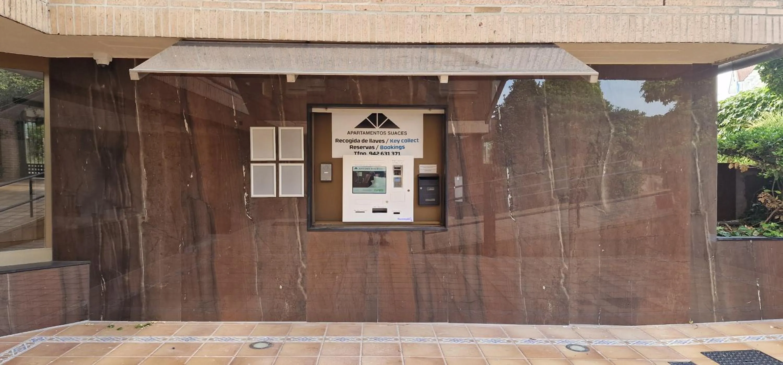 Facade/entrance in Apartamentos Suaces