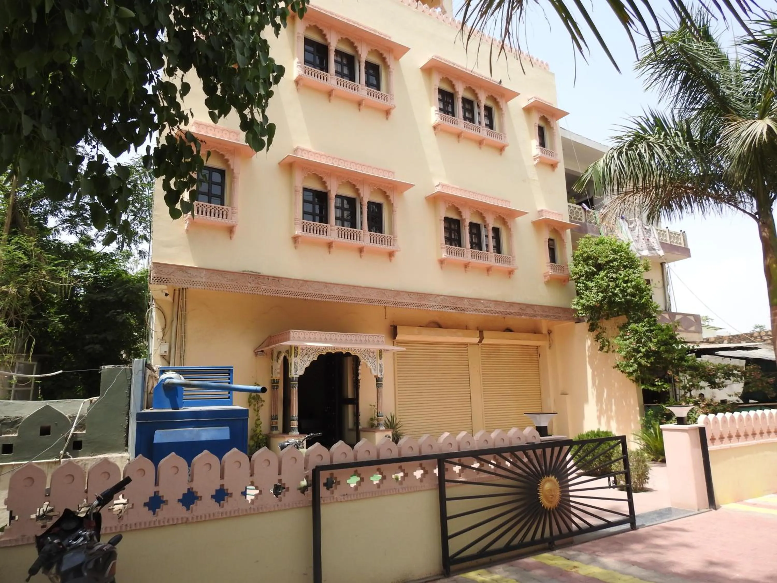 Property building in Hotel Ranthambore Haveli