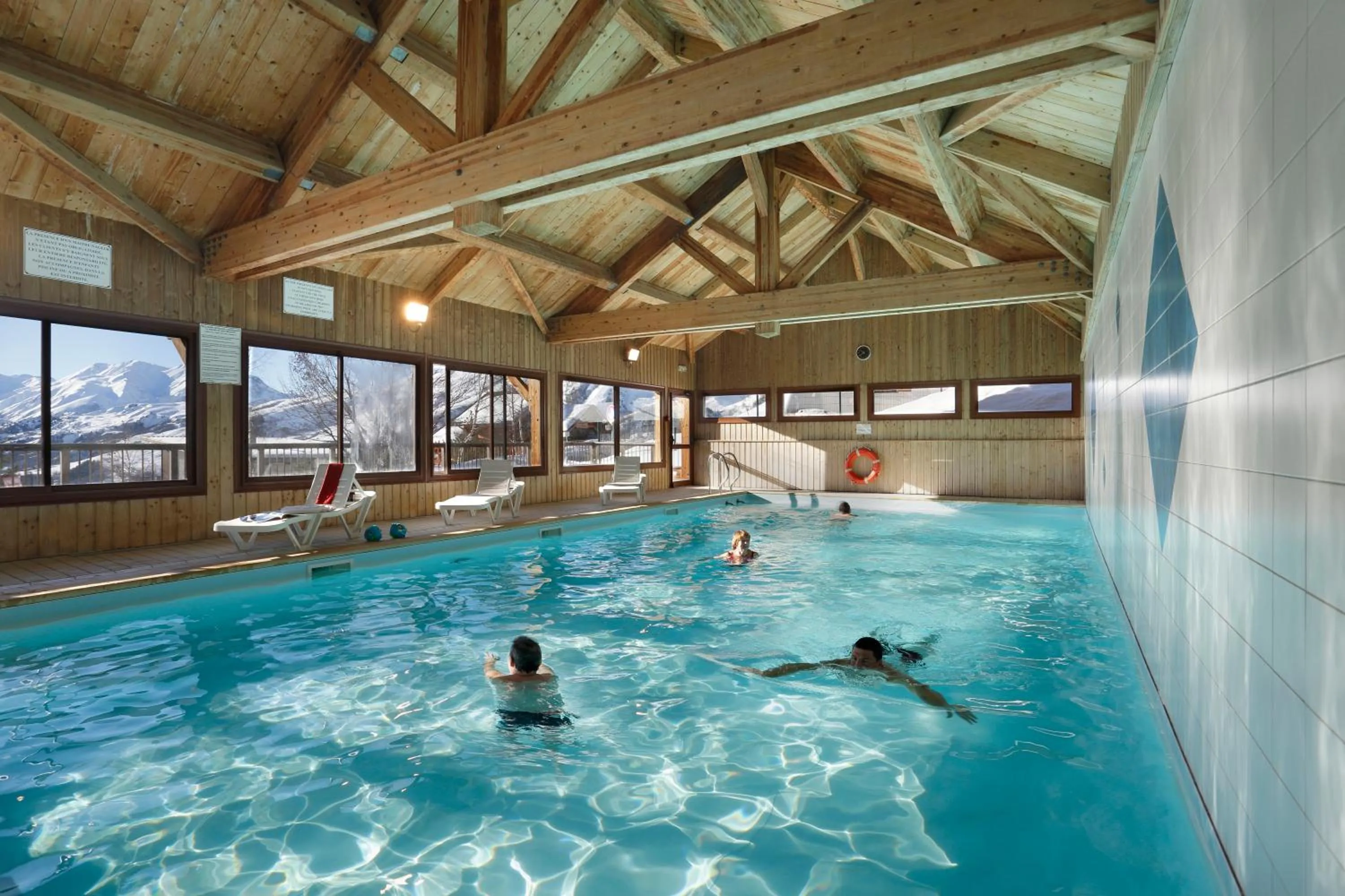 Swimming pool in Résidence Néméa Les Chalets Des Cîmes