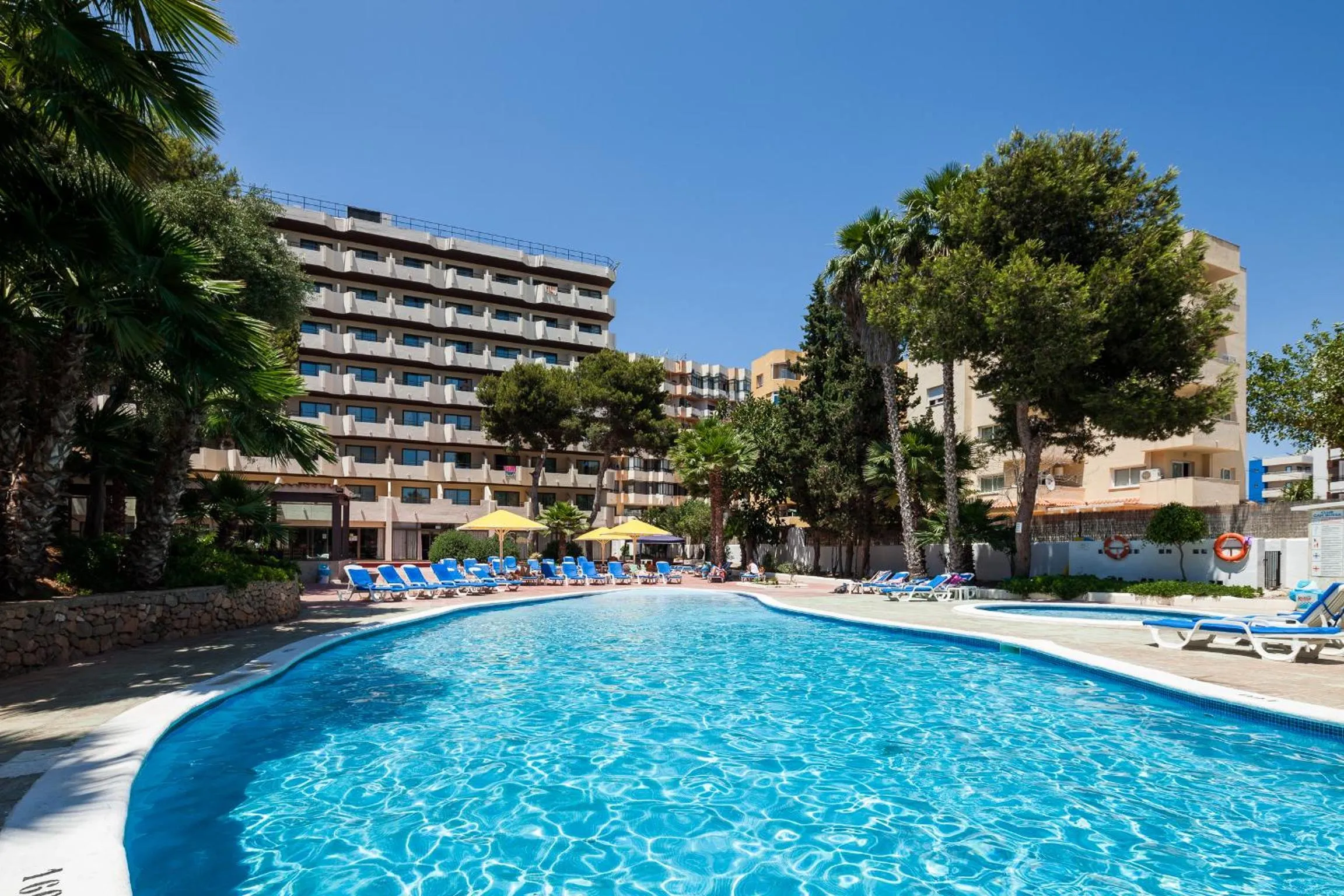 Day in Club Can Bossa