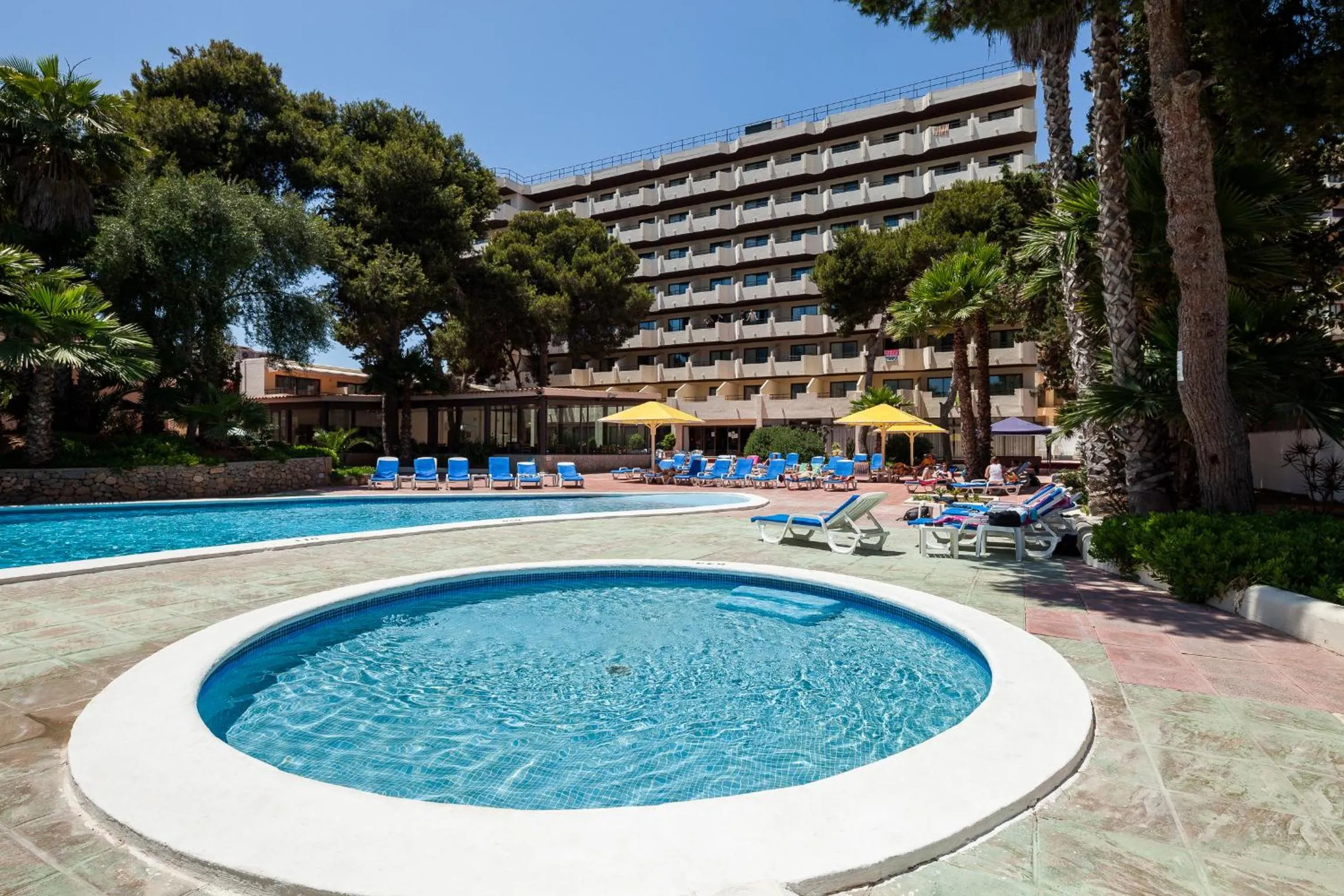 Day in Club Can Bossa