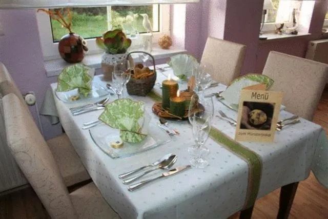 Restaurant/places to eat in Seehotel Düne