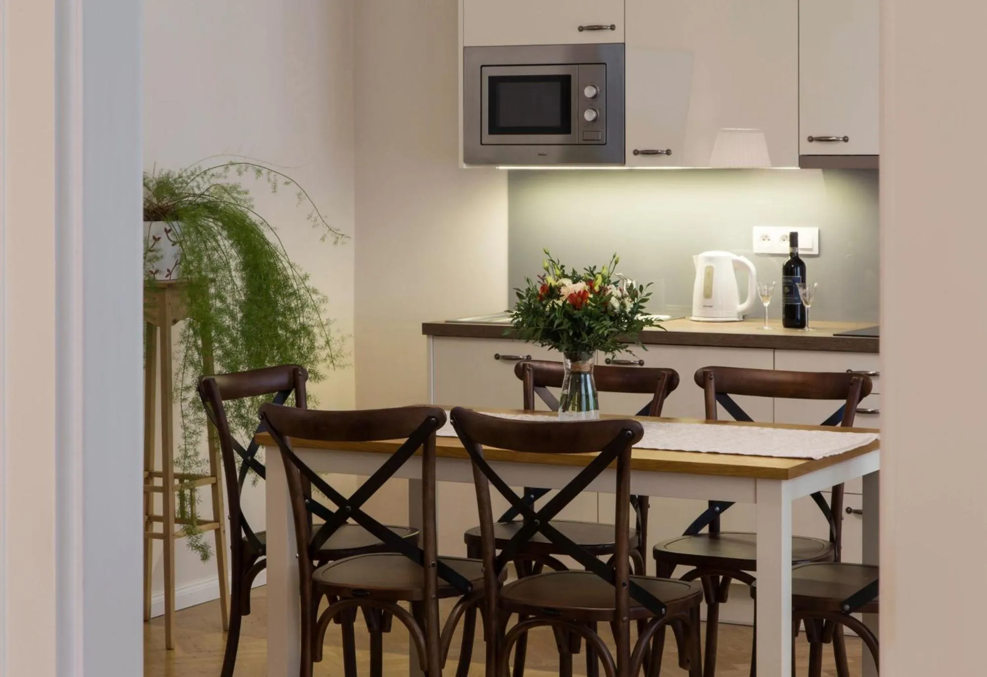 Dining area in SeNo6 Apartments