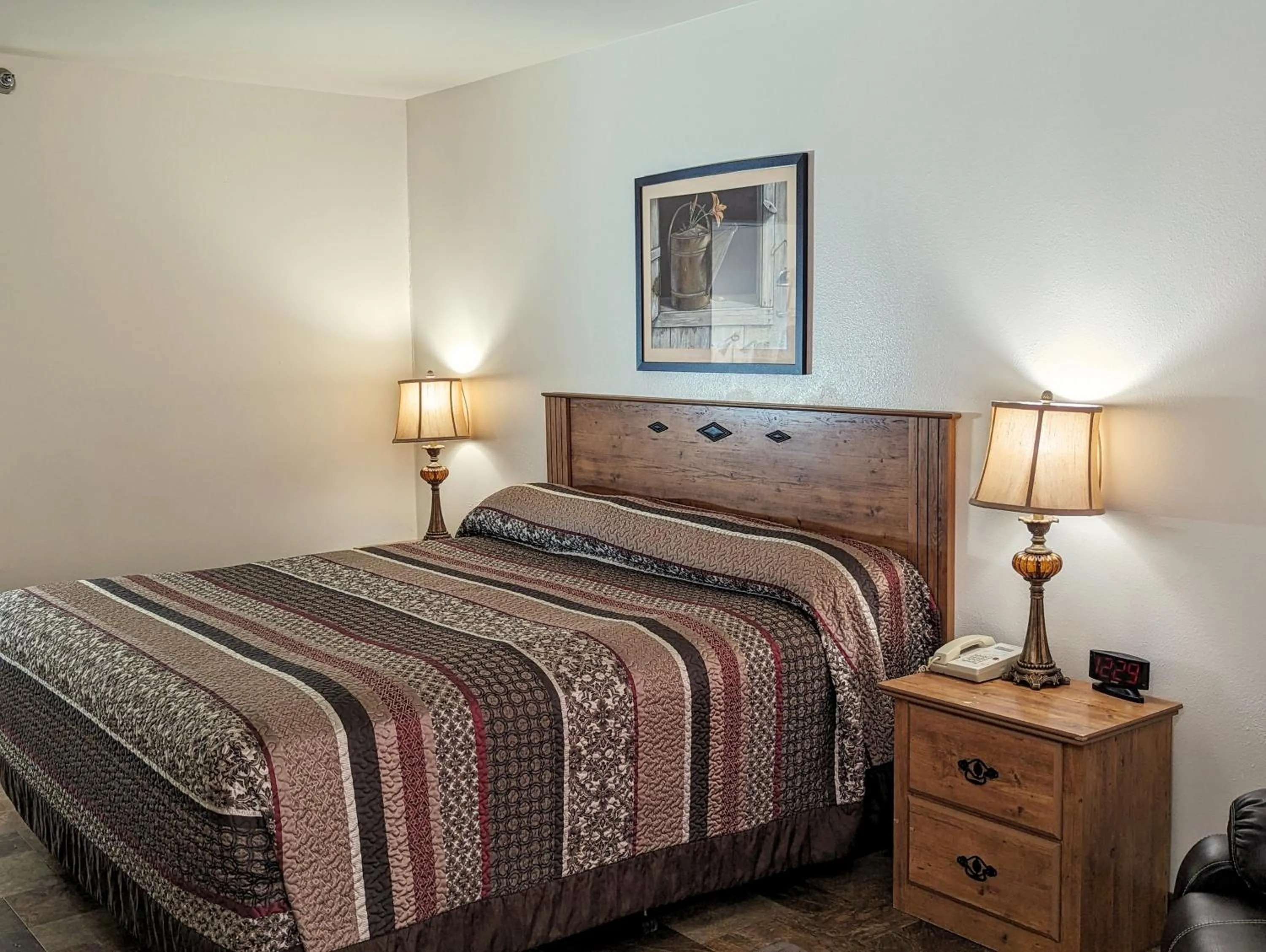 Bedroom, Bed in Travelodge by Wyndham Deadwood