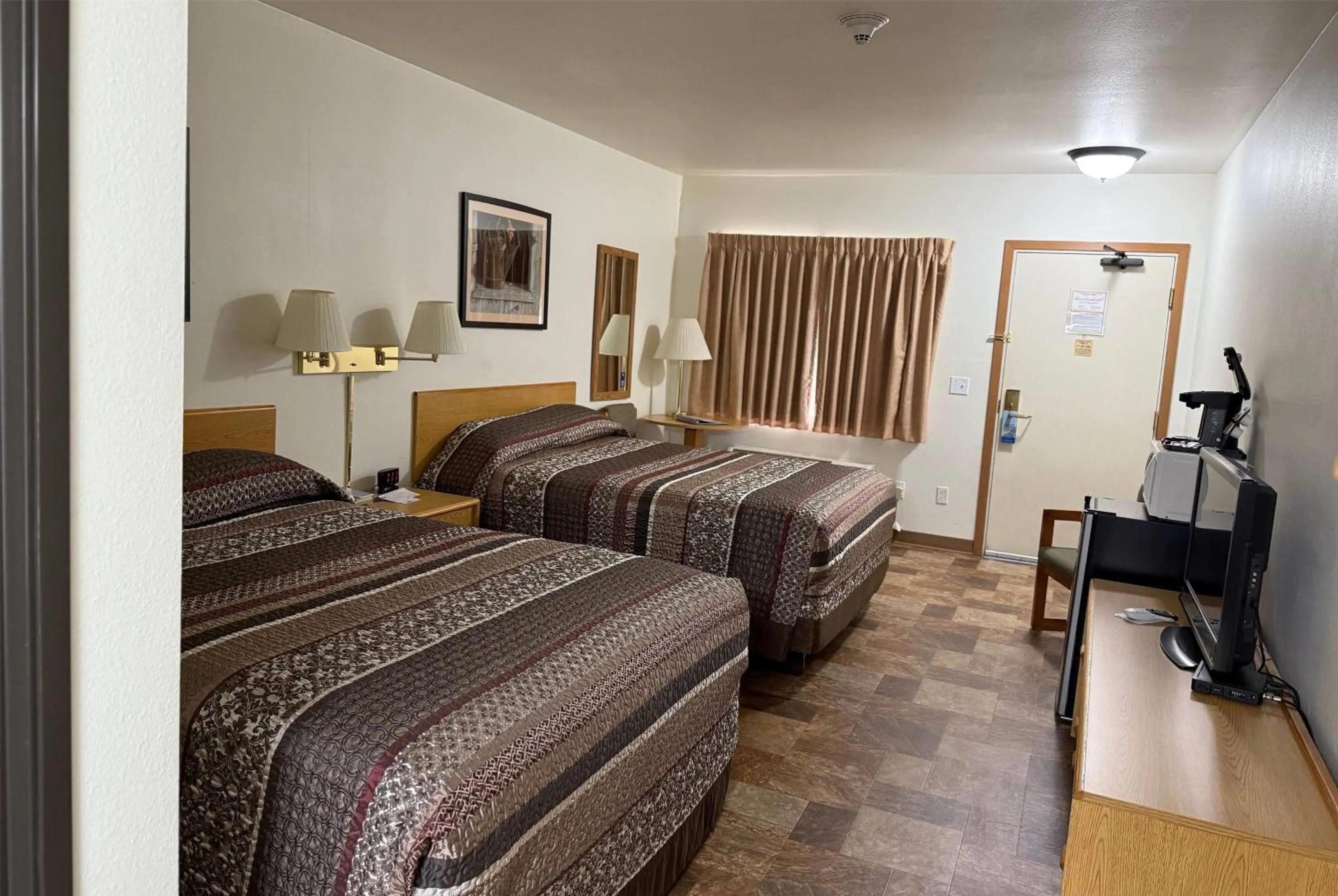 Photo of the whole room, Bed in Travelodge by Wyndham Deadwood