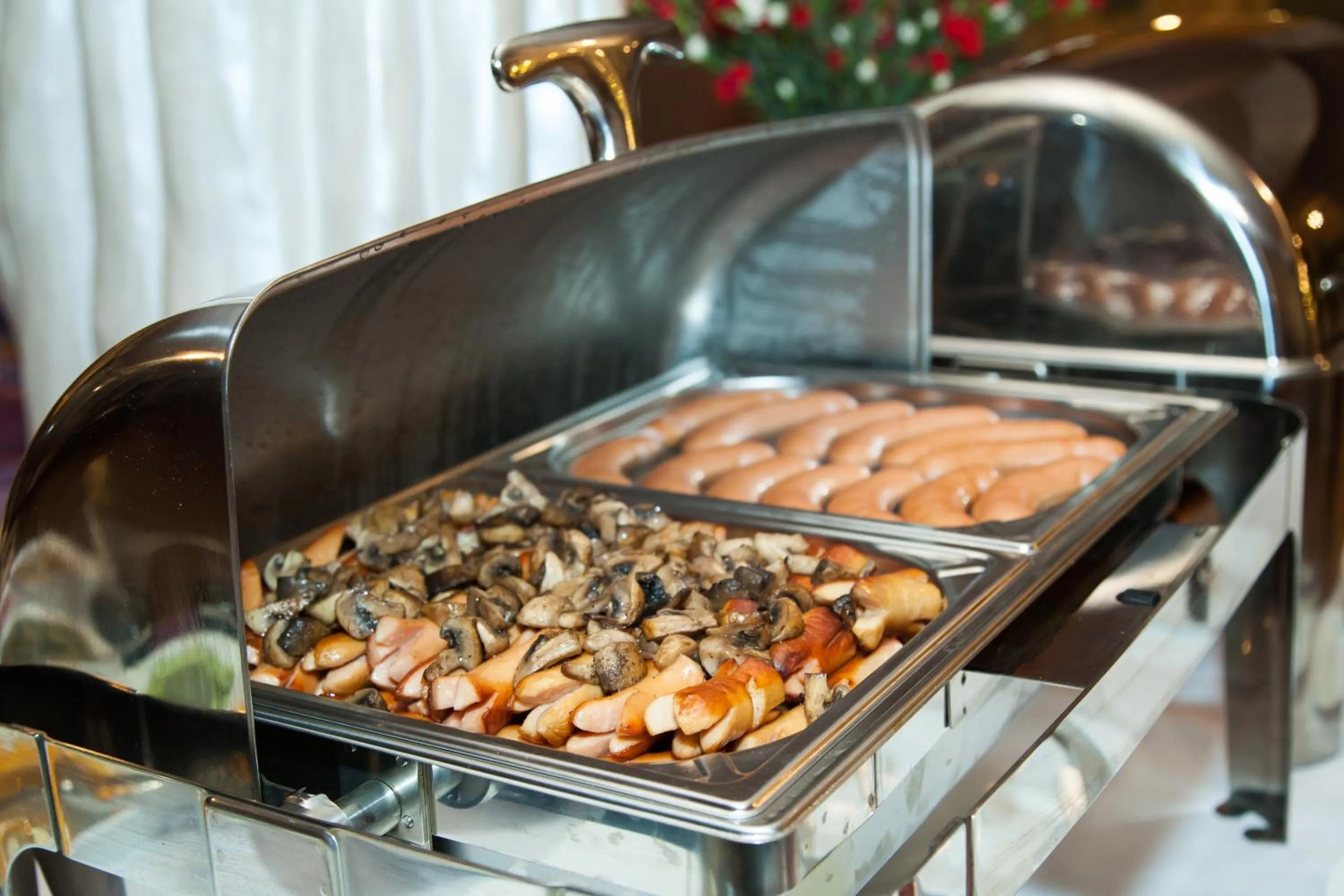 Restaurant/places to eat in Hotel IKAR