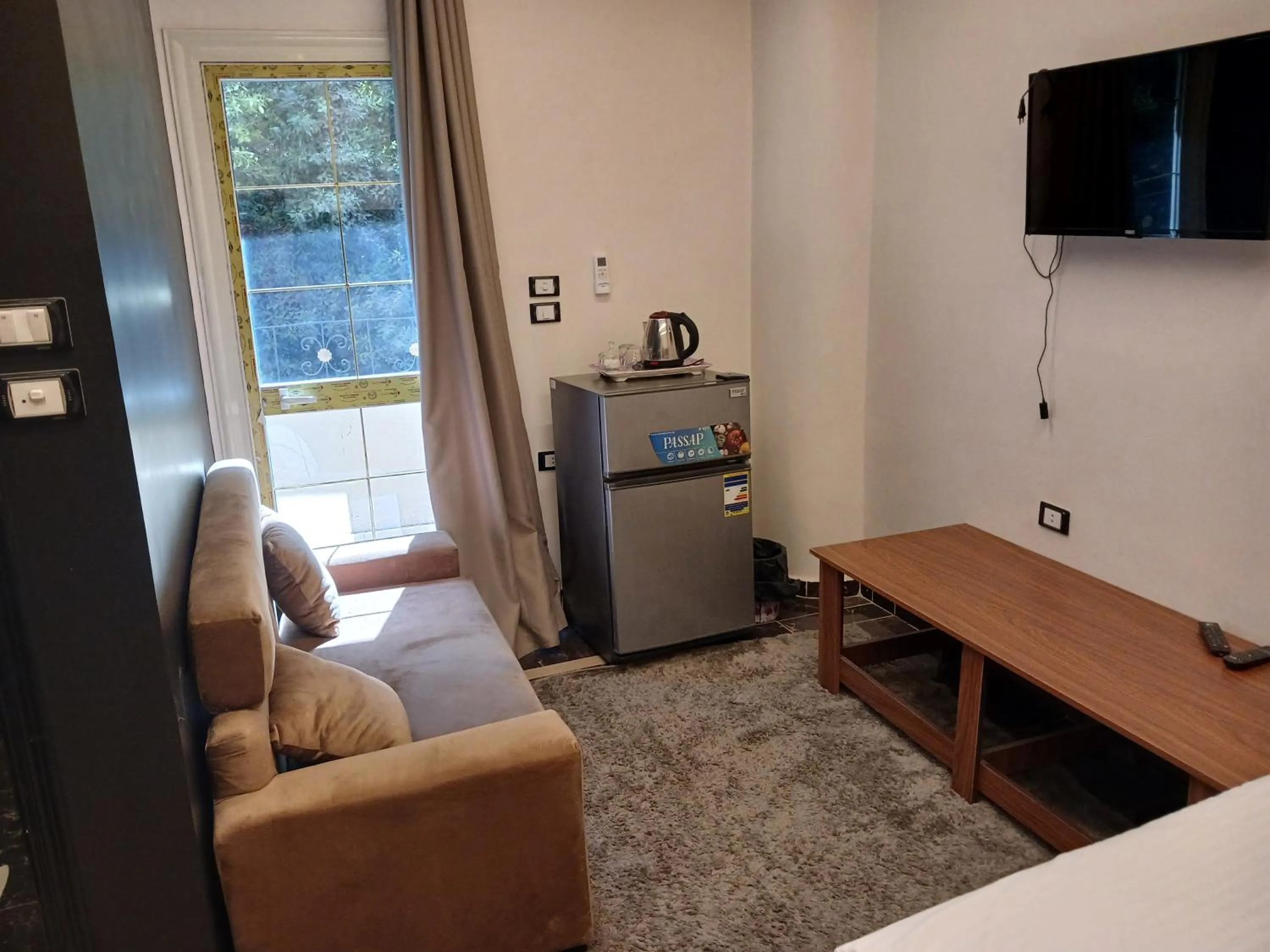 TV and multimedia in Royal Pyramids Inn